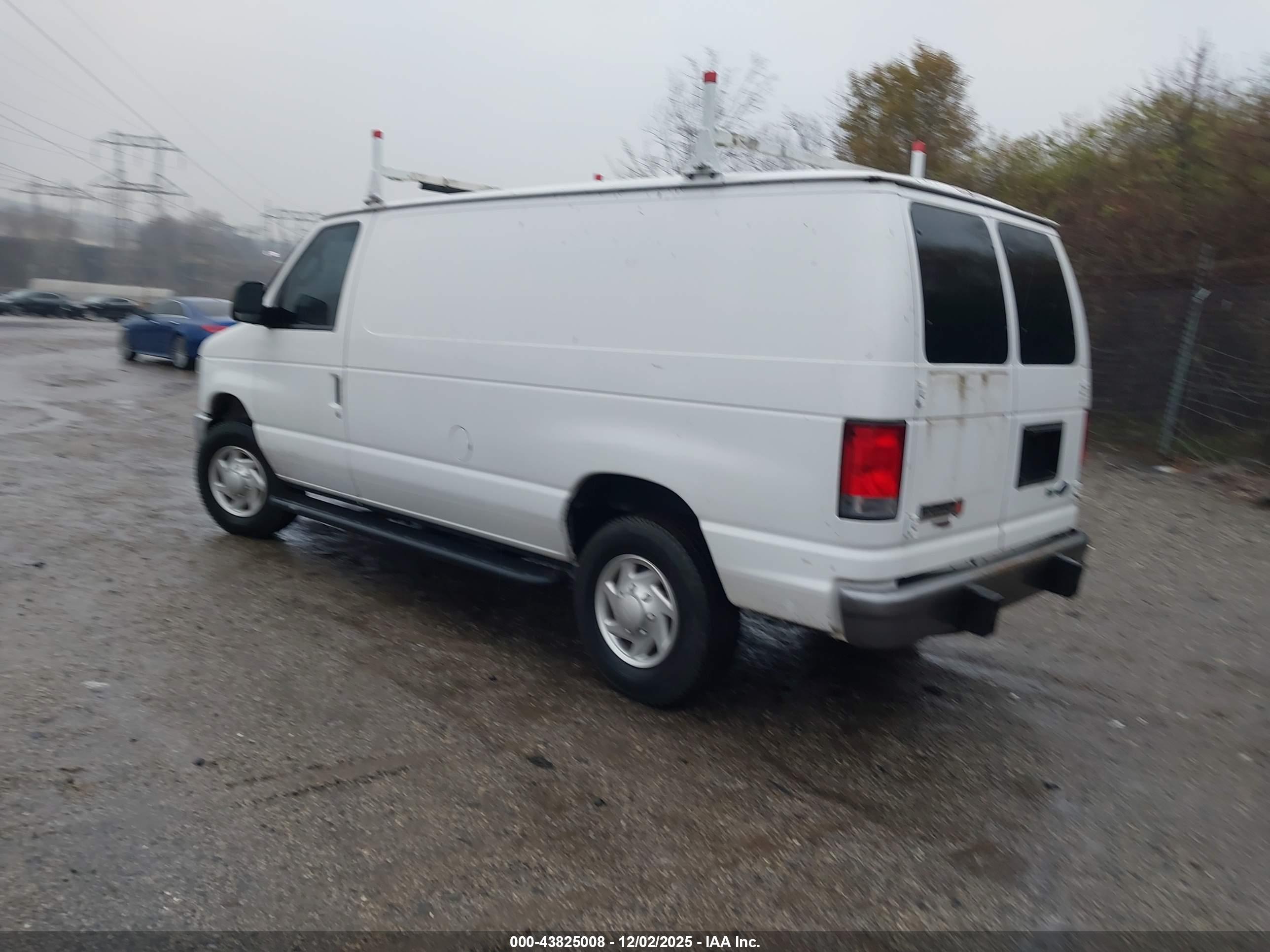 FORD E-250 image 3