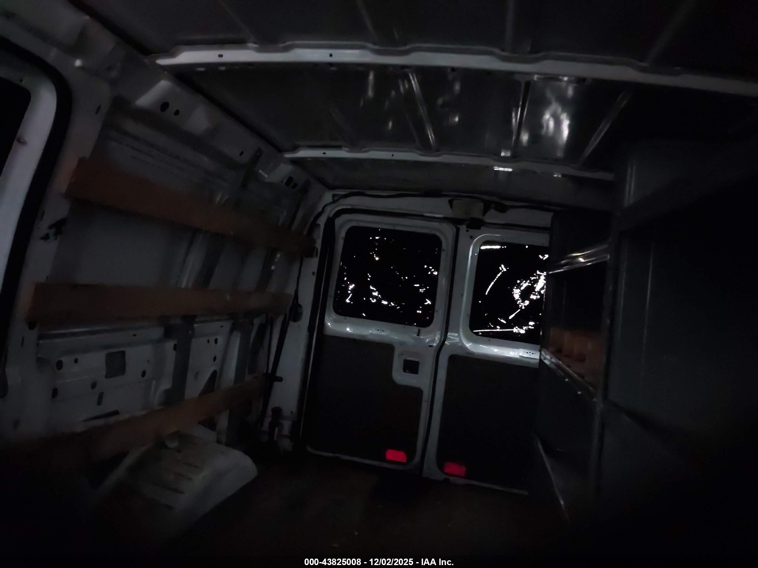 FORD E-250 image 8