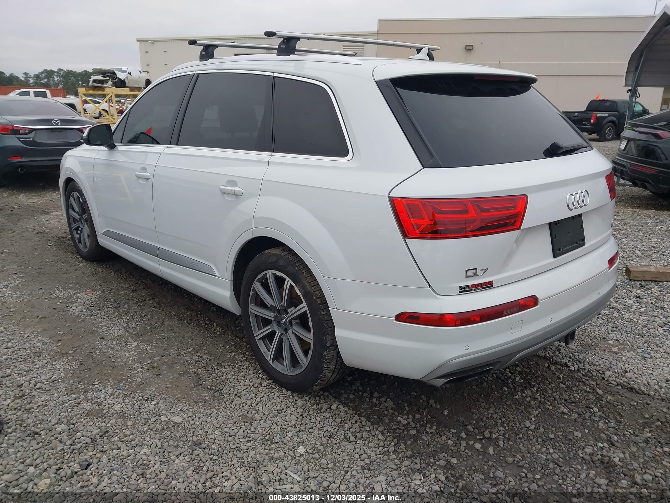 AUDI Q7 image 3