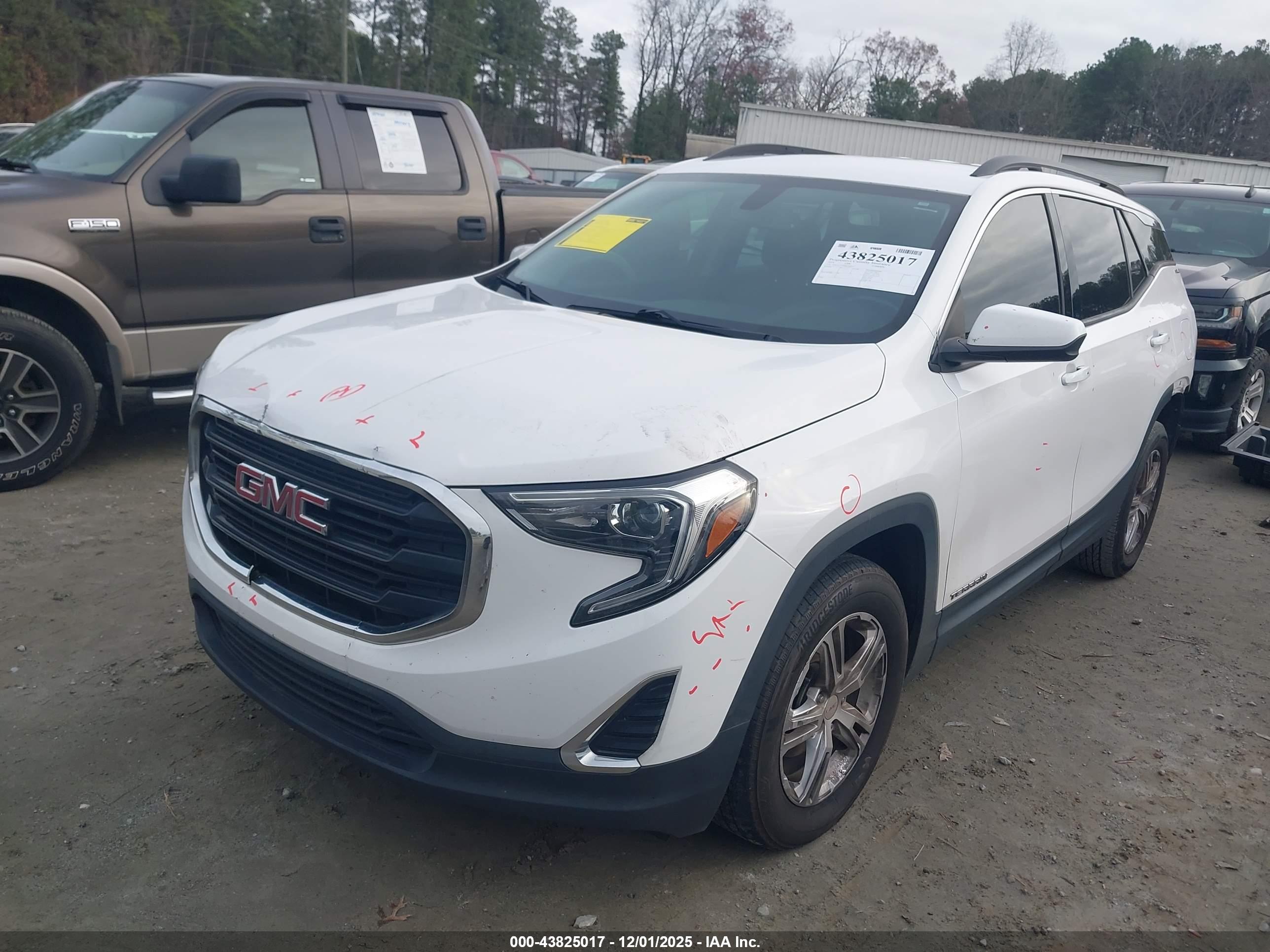 GMC TERRAIN image 2