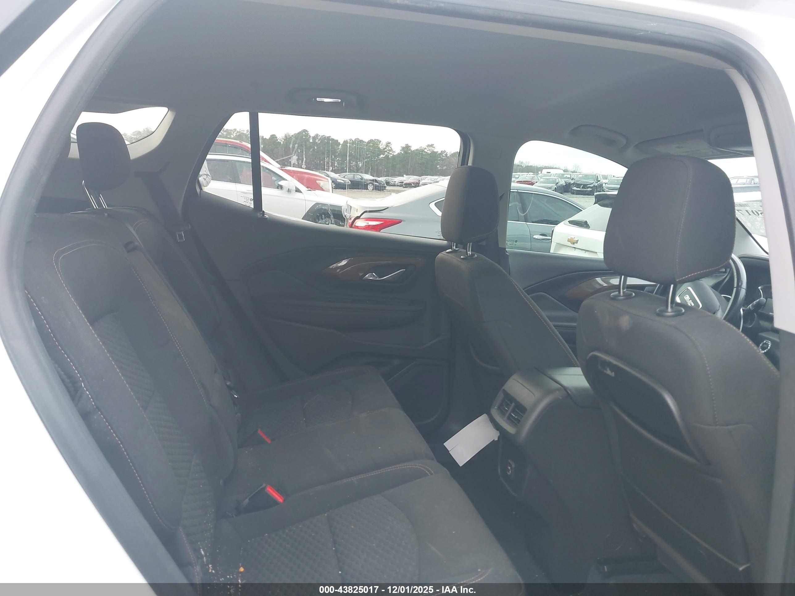 GMC TERRAIN image 8