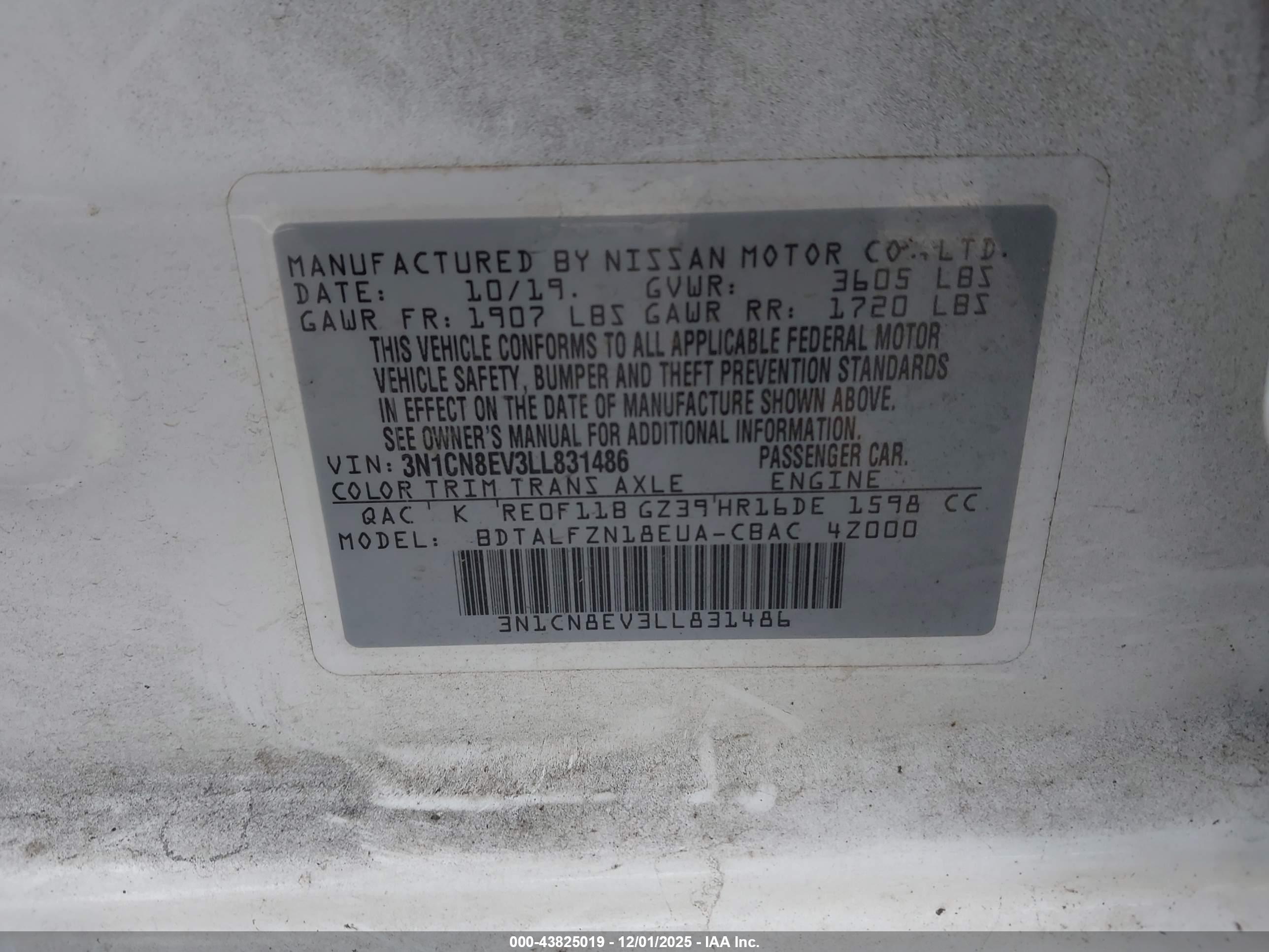 NISSAN VERSA image 9