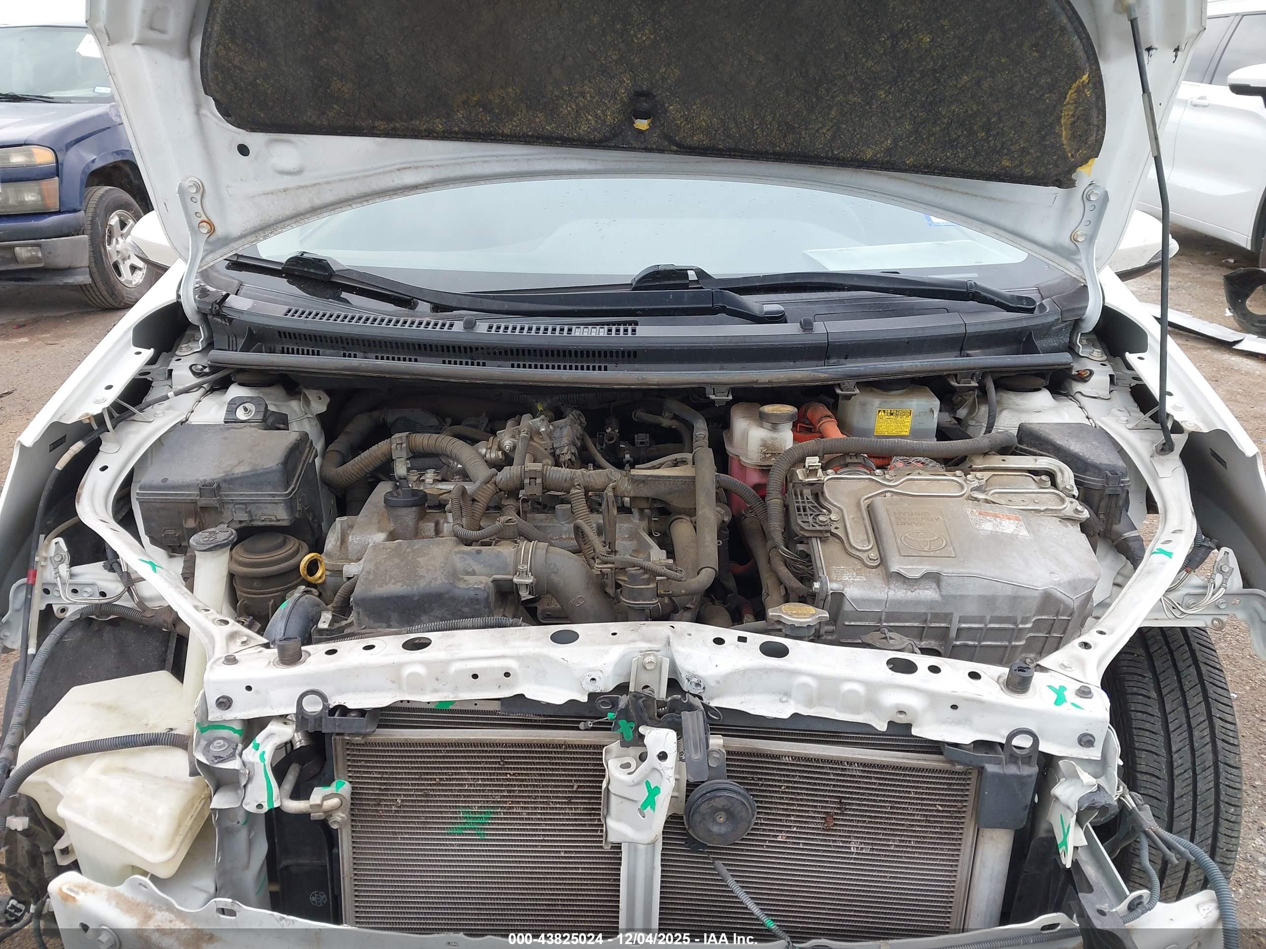 TOYOTA PRIUS image 10