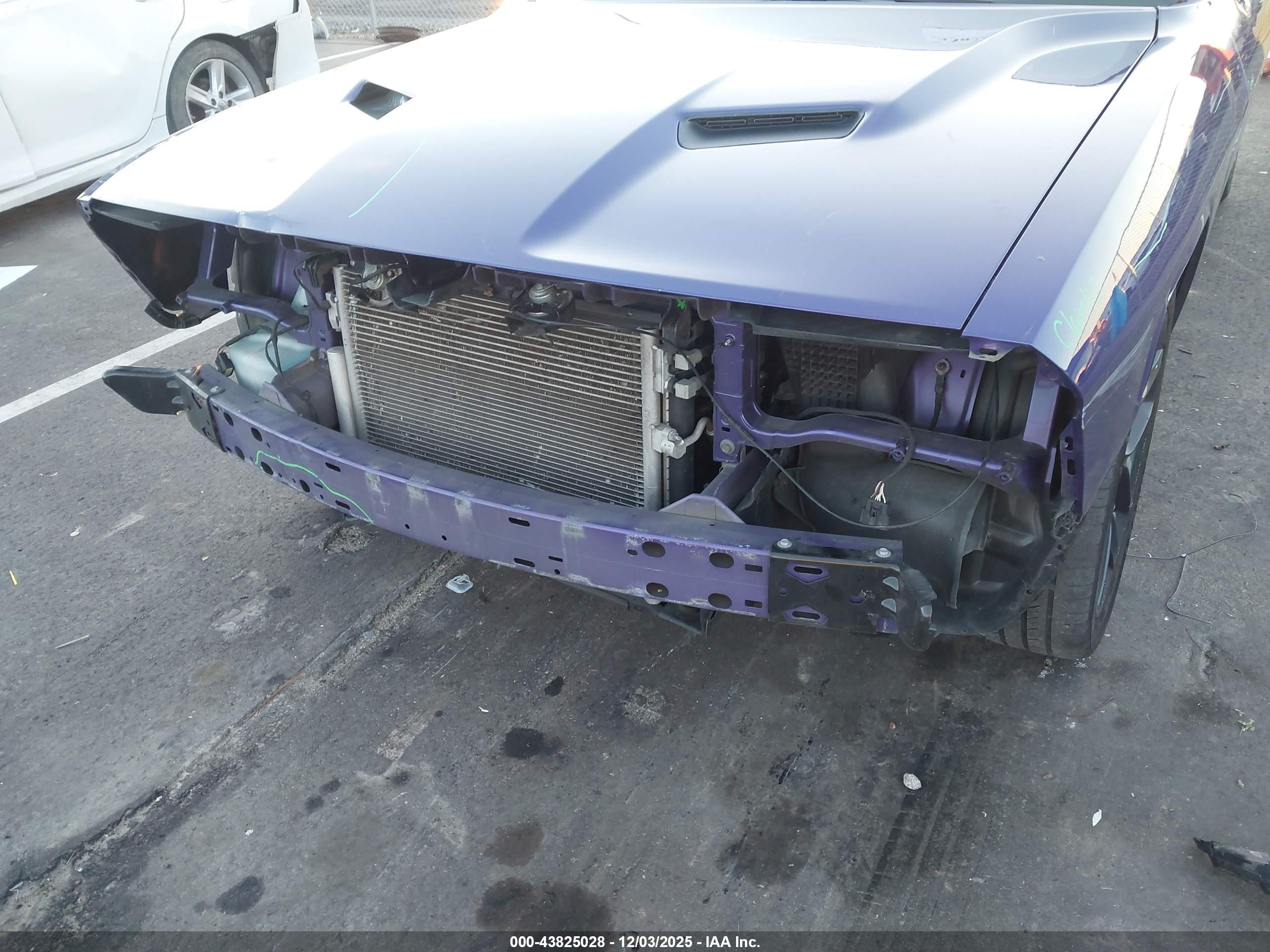 DODGE CHALLENGER image 6
