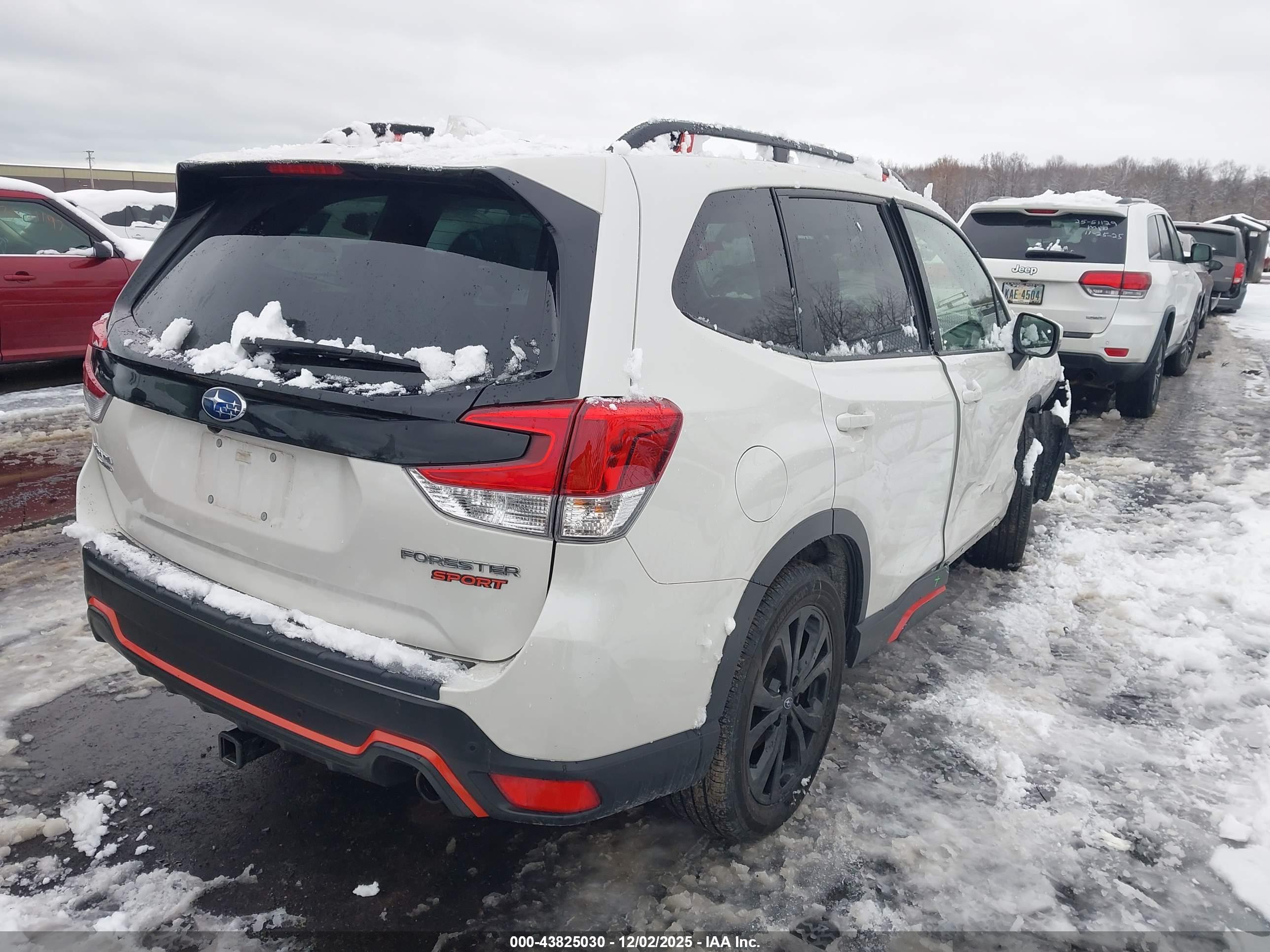 SUBARU FORESTER image 4