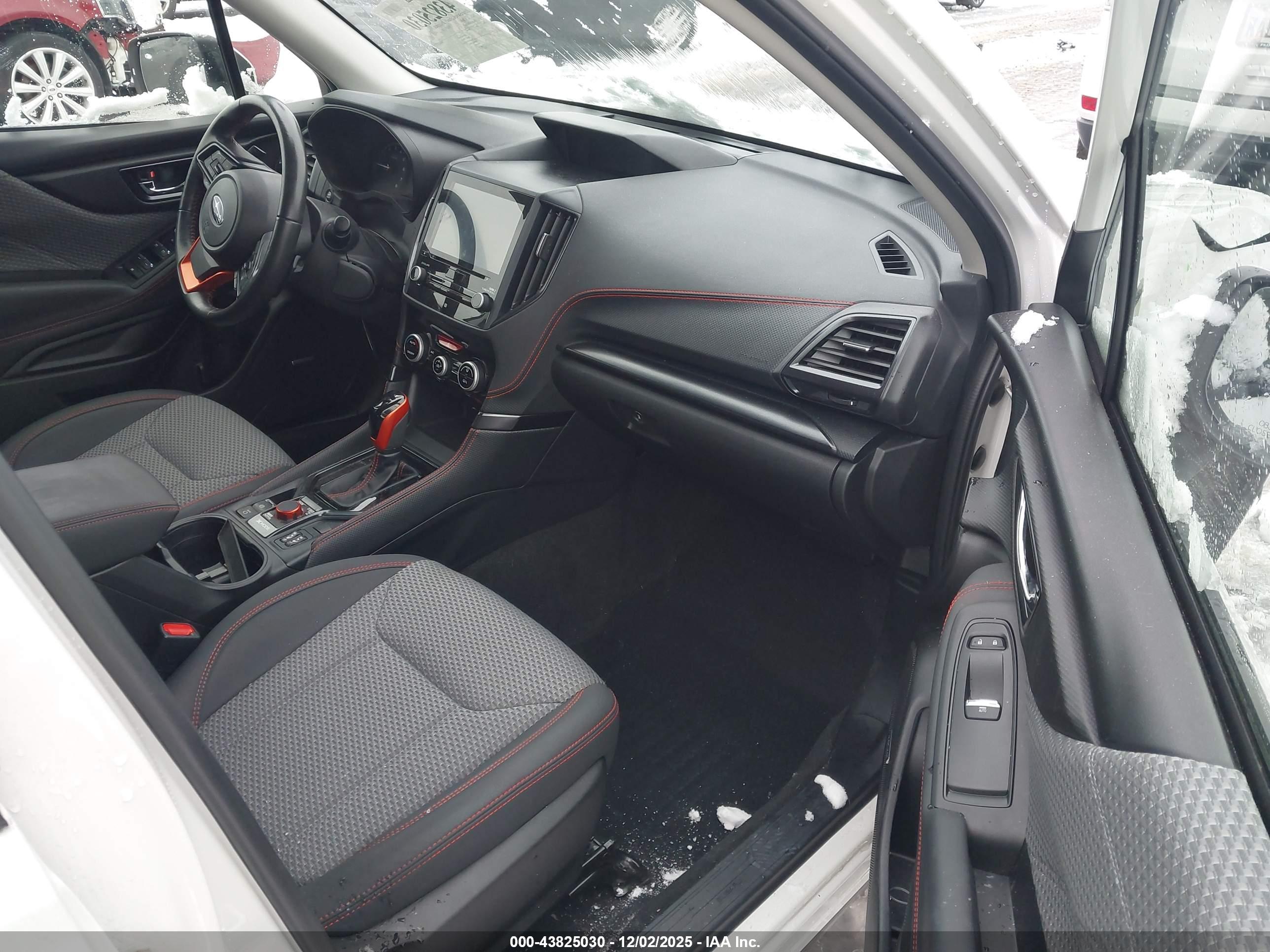SUBARU FORESTER image 5