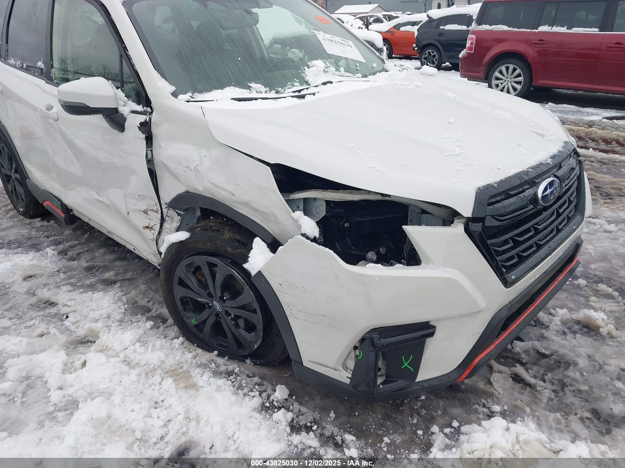 SUBARU FORESTER image 6