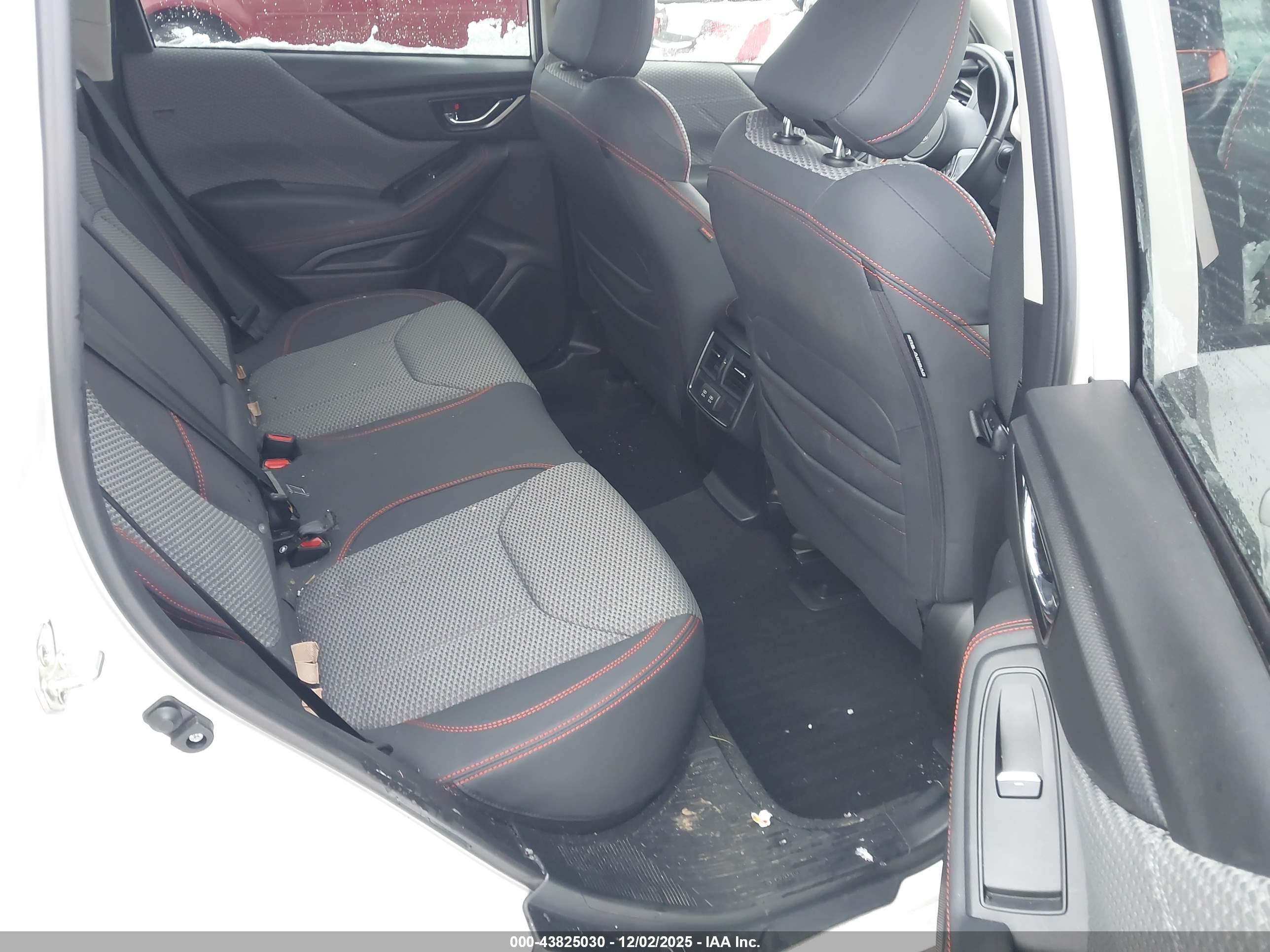 SUBARU FORESTER image 8
