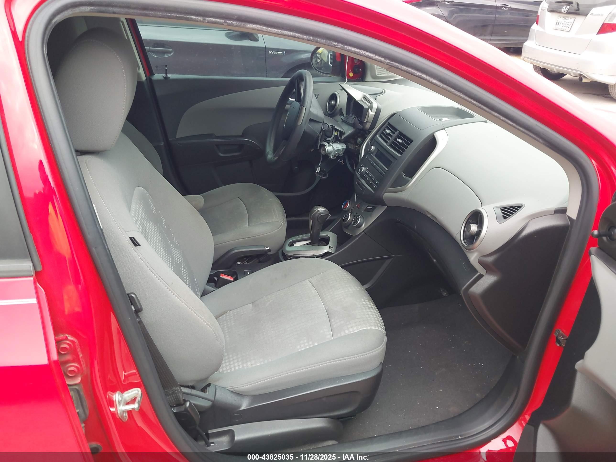 CHEVROLET SONIC image 5