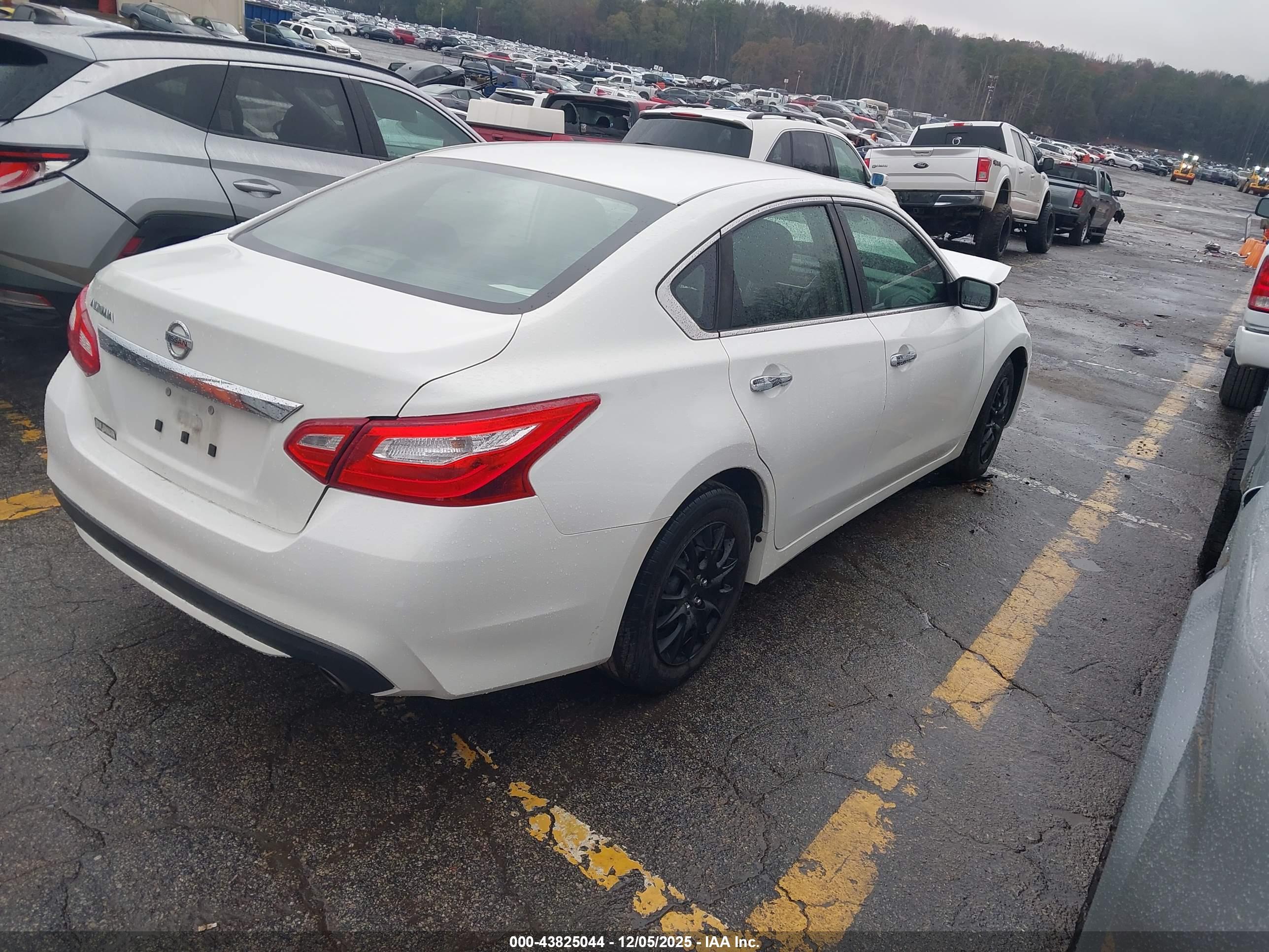 NISSAN ALTIMA image 4