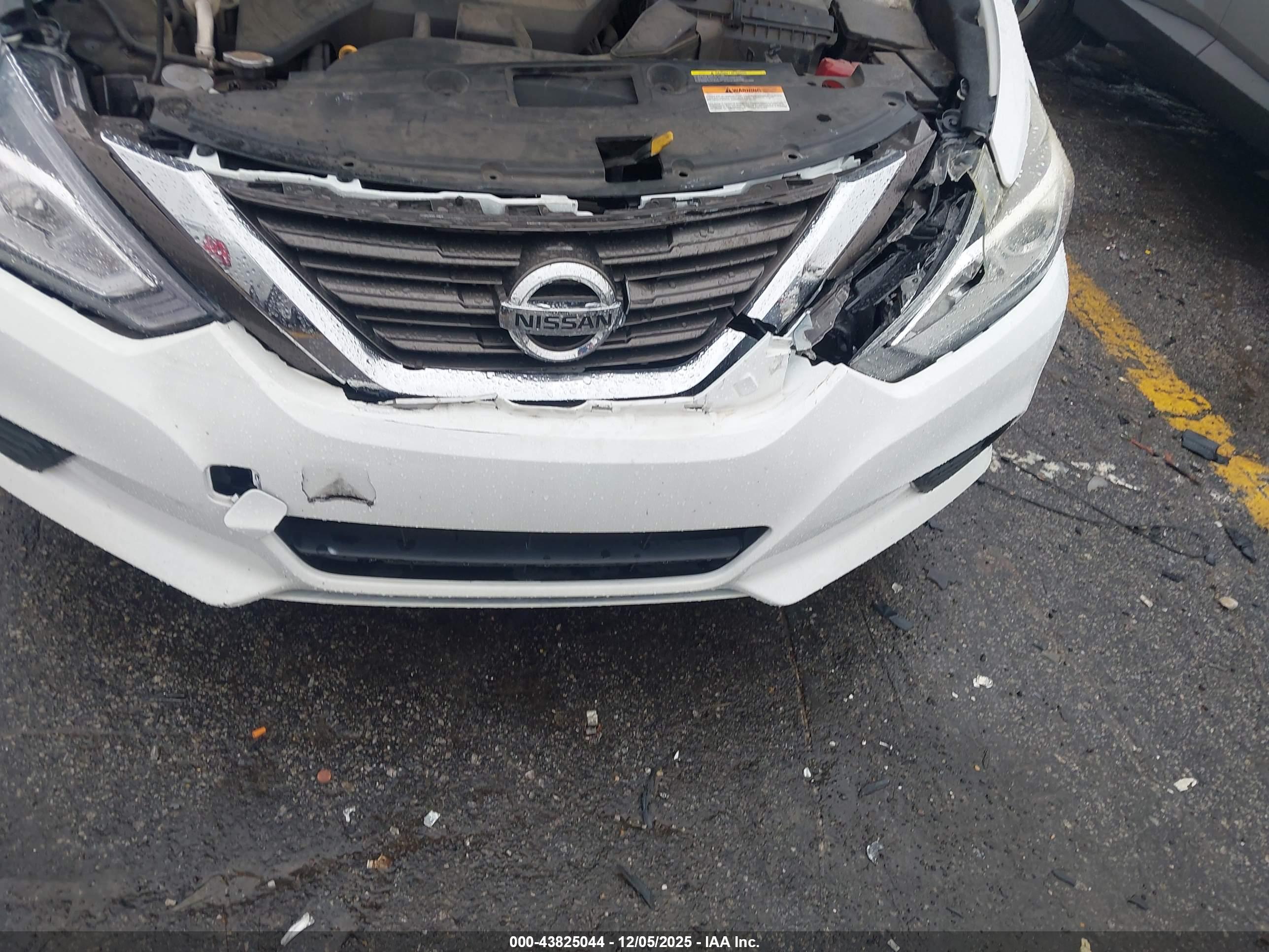 NISSAN ALTIMA image 6