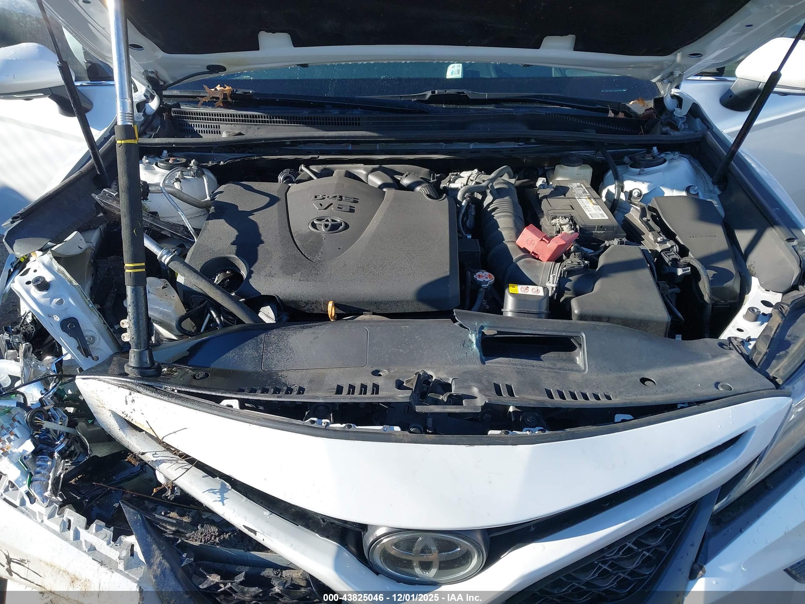 TOYOTA CAMRY image 10