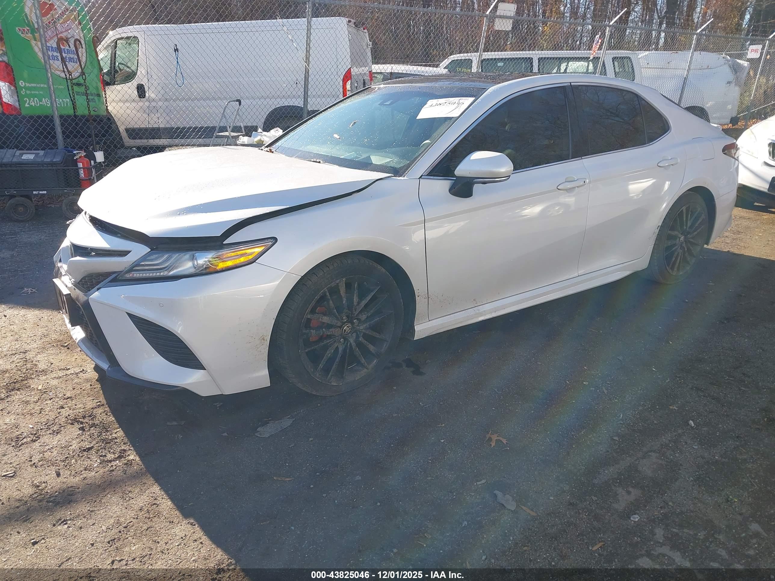 TOYOTA CAMRY image 2