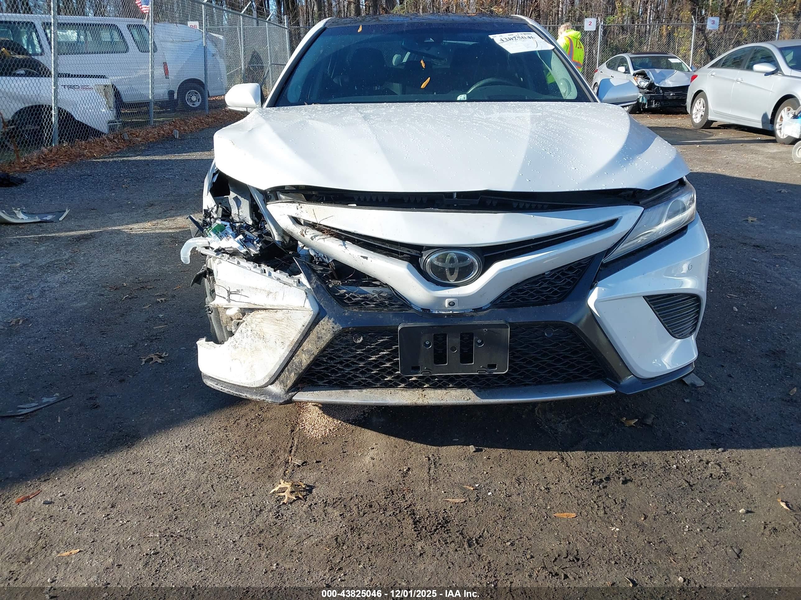 TOYOTA CAMRY image 6