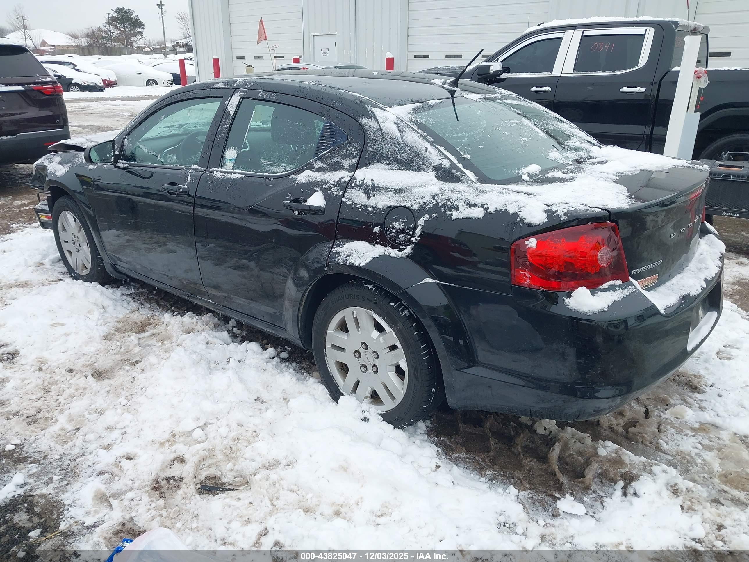 DODGE AVENGER image 3