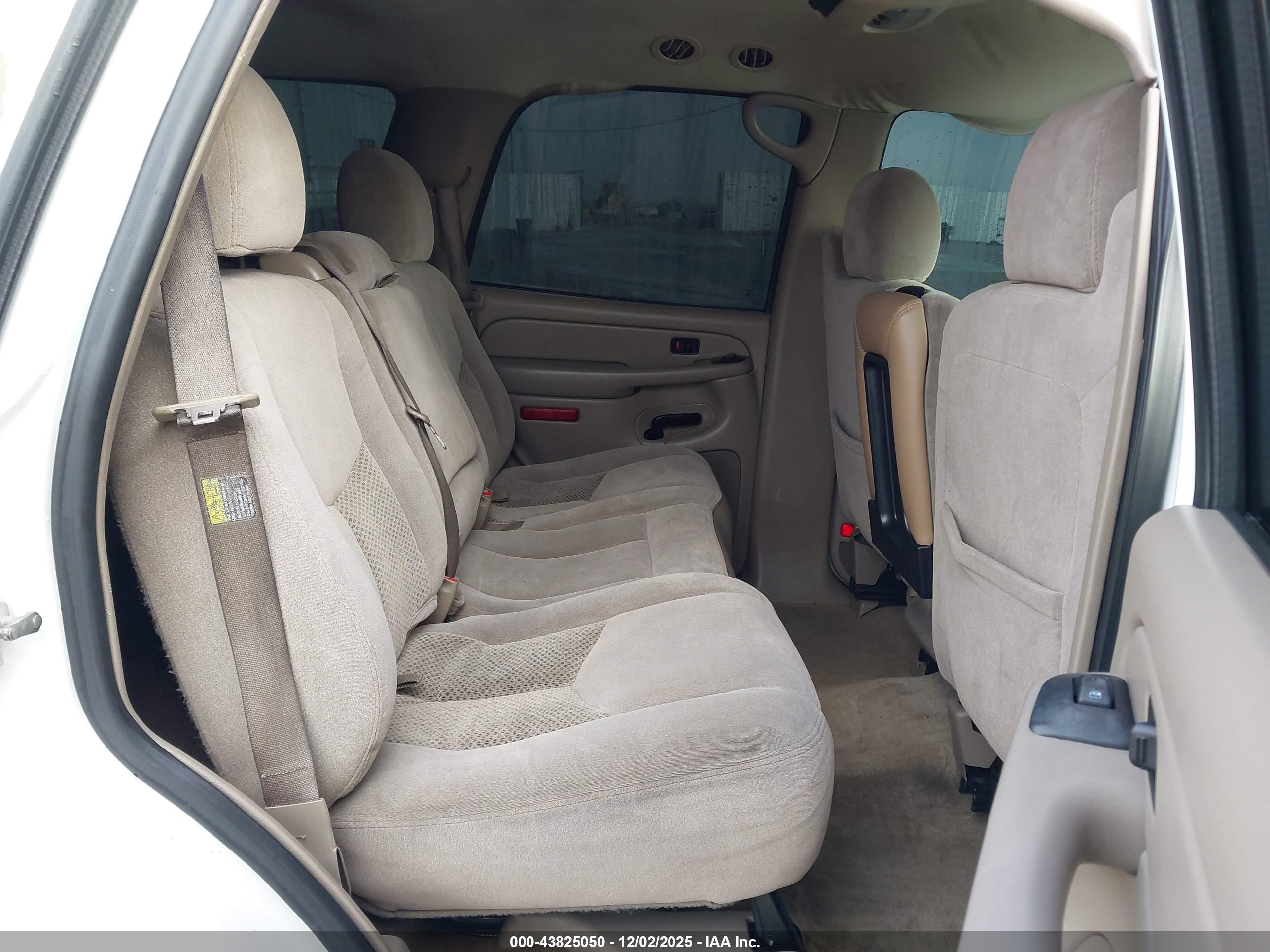 CHEVROLET TAHOE image 8