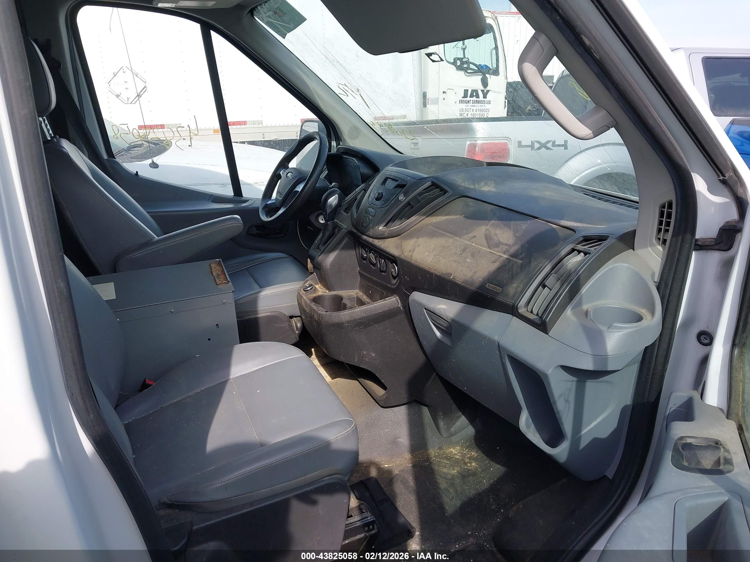 FORD TRANSIT-250 image 5