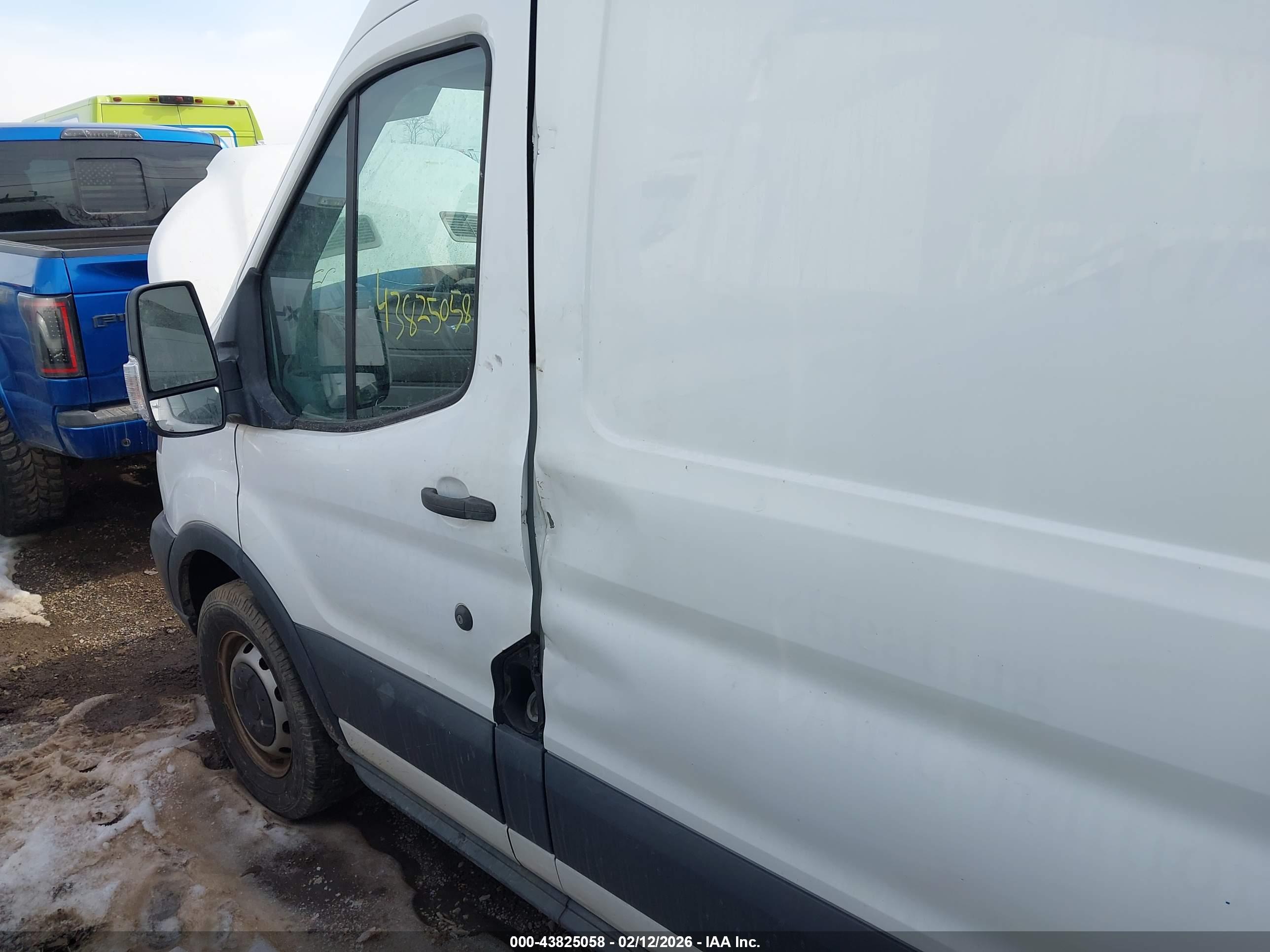 FORD TRANSIT-250 image 6