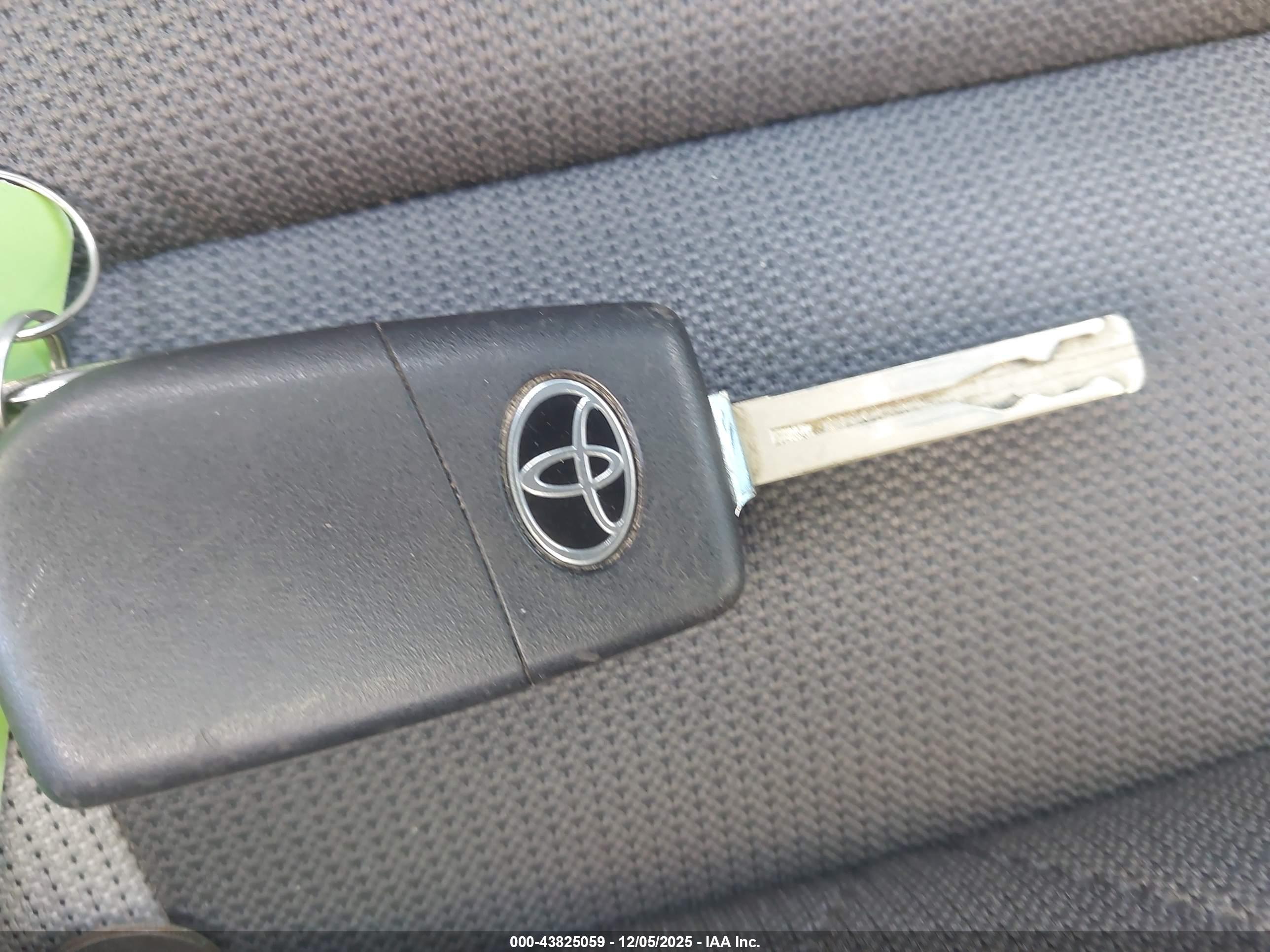 TOYOTA COROLLA image 11