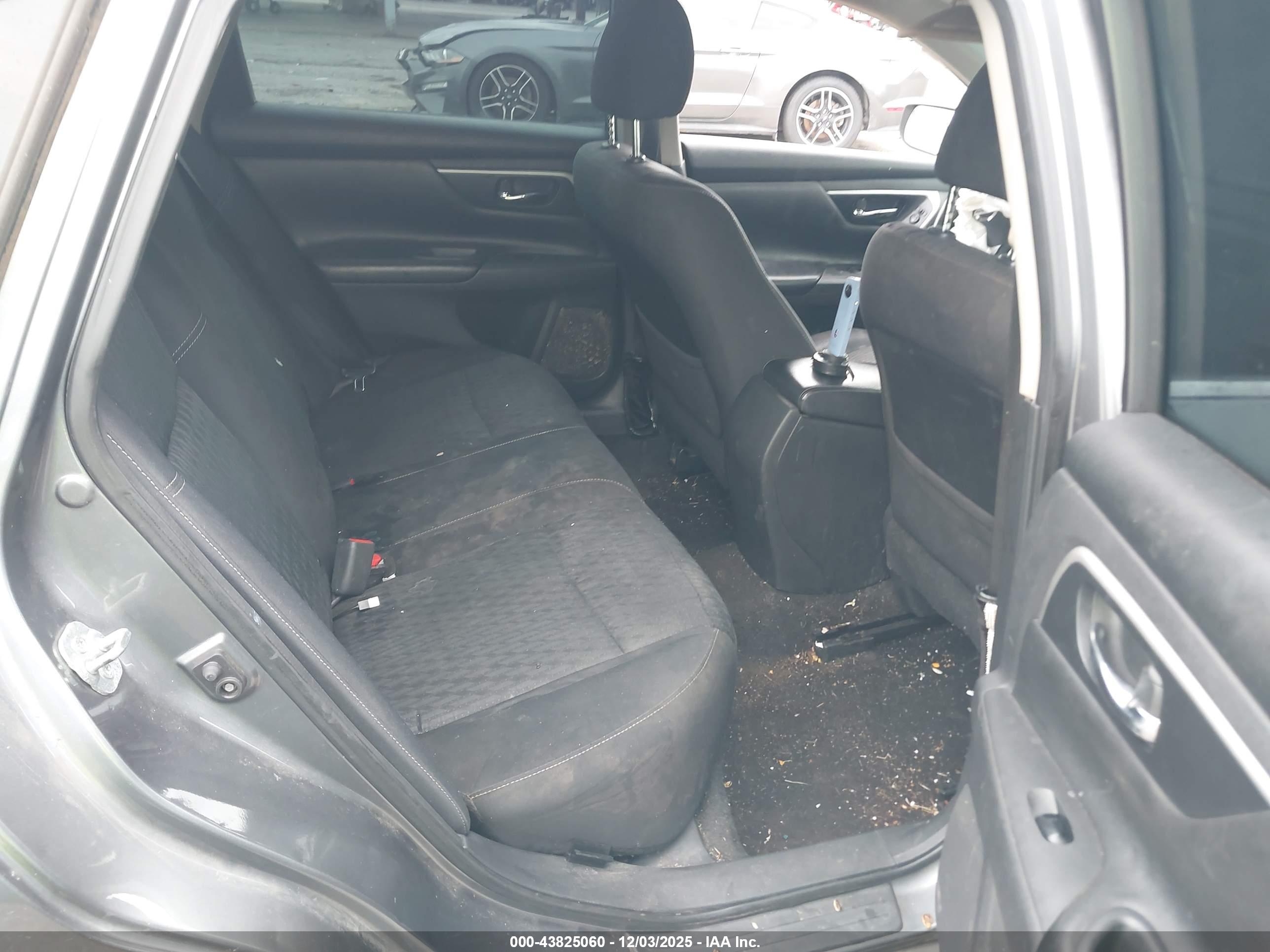NISSAN ALTIMA image 8