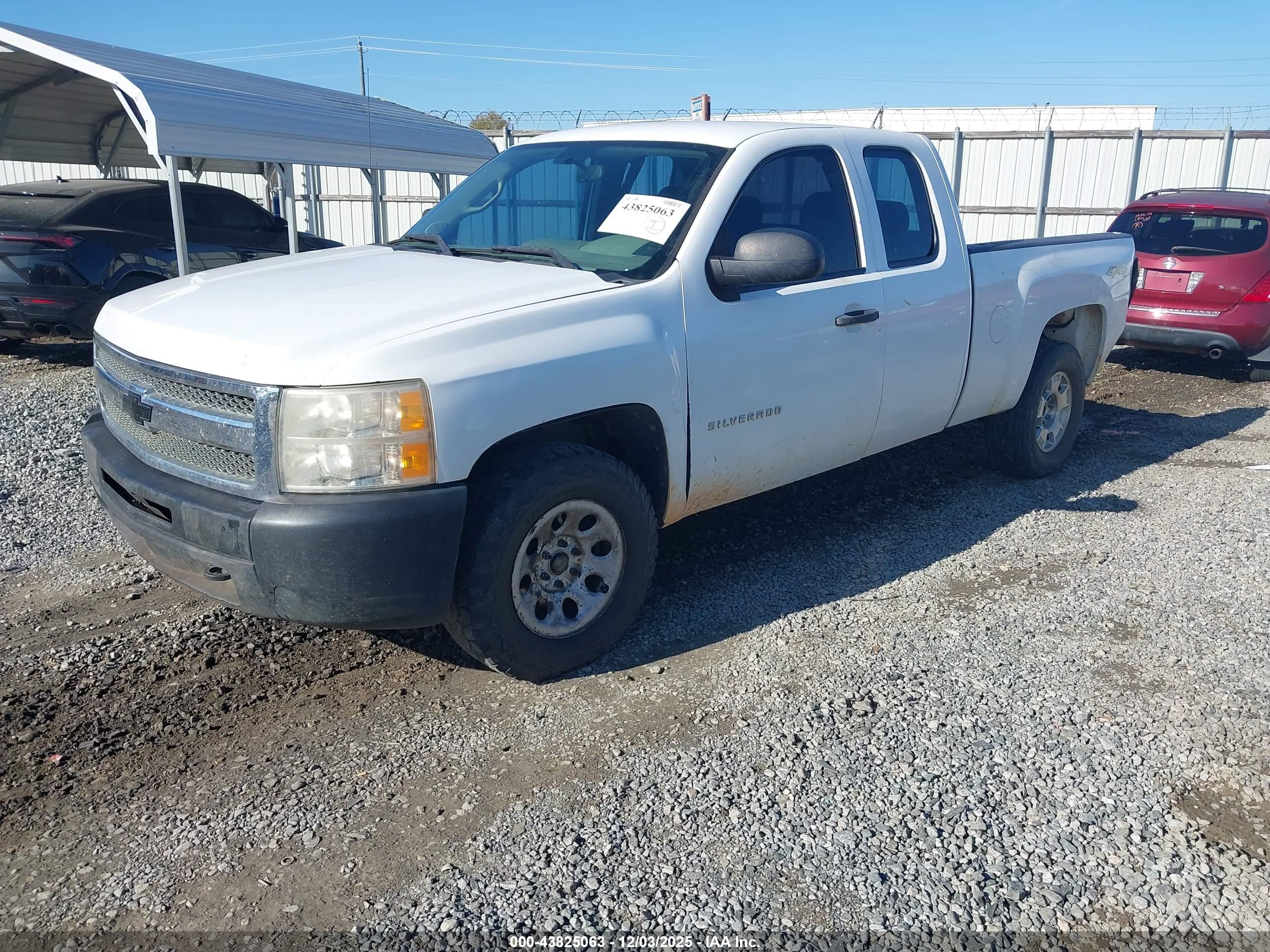 CHEVROLET SILVERADO image 2