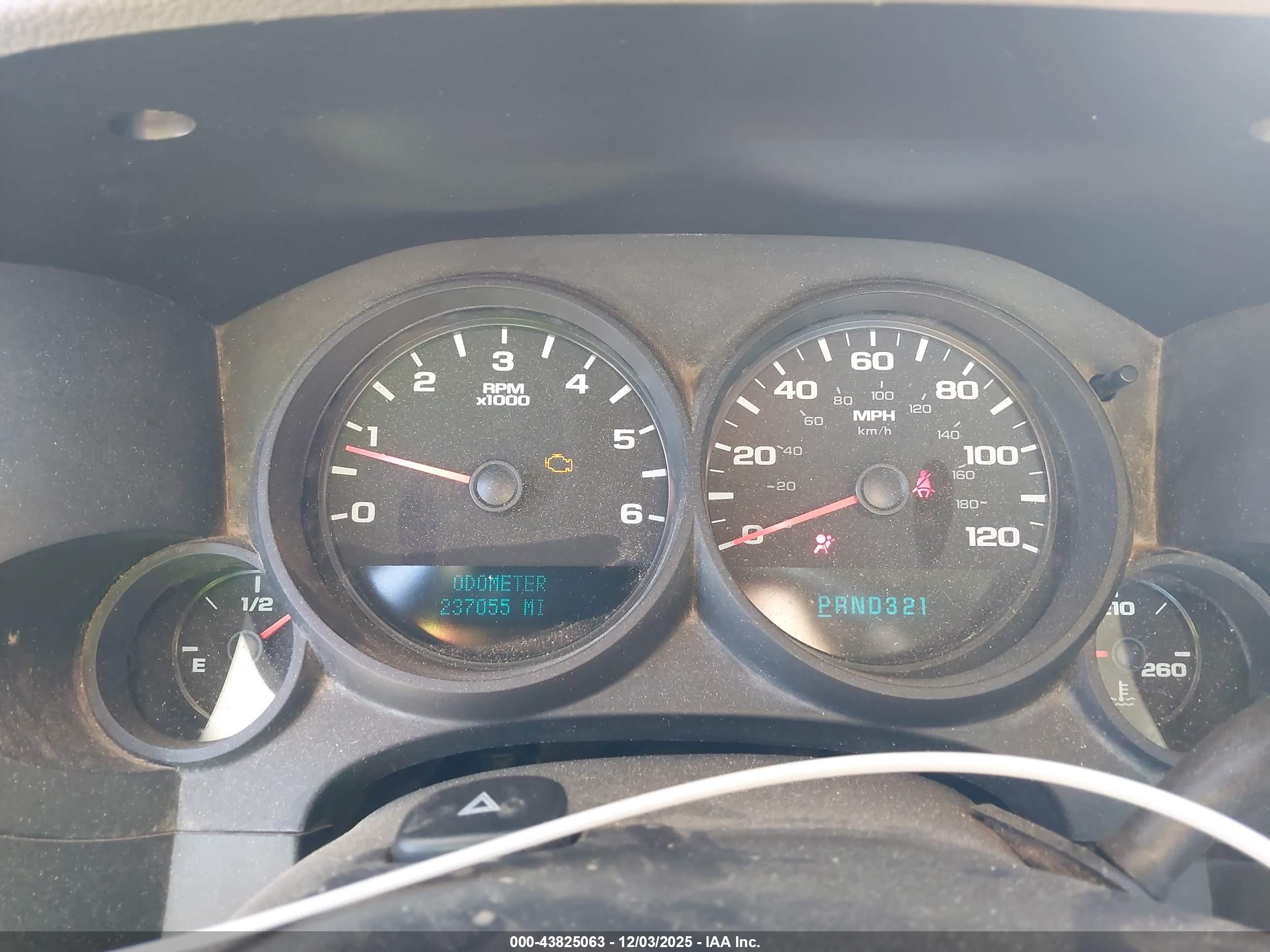 CHEVROLET SILVERADO image 7