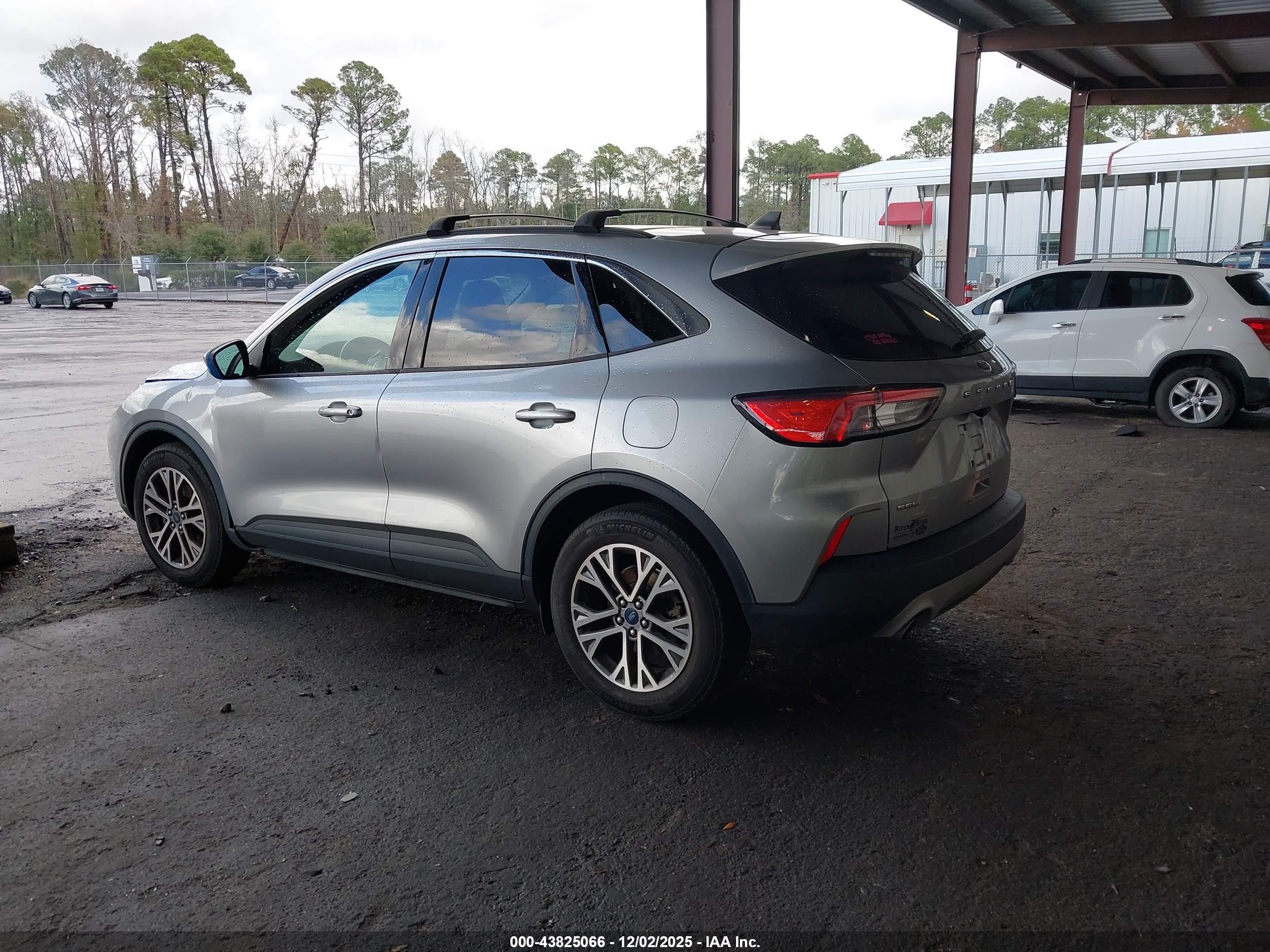 FORD ESCAPE image 3