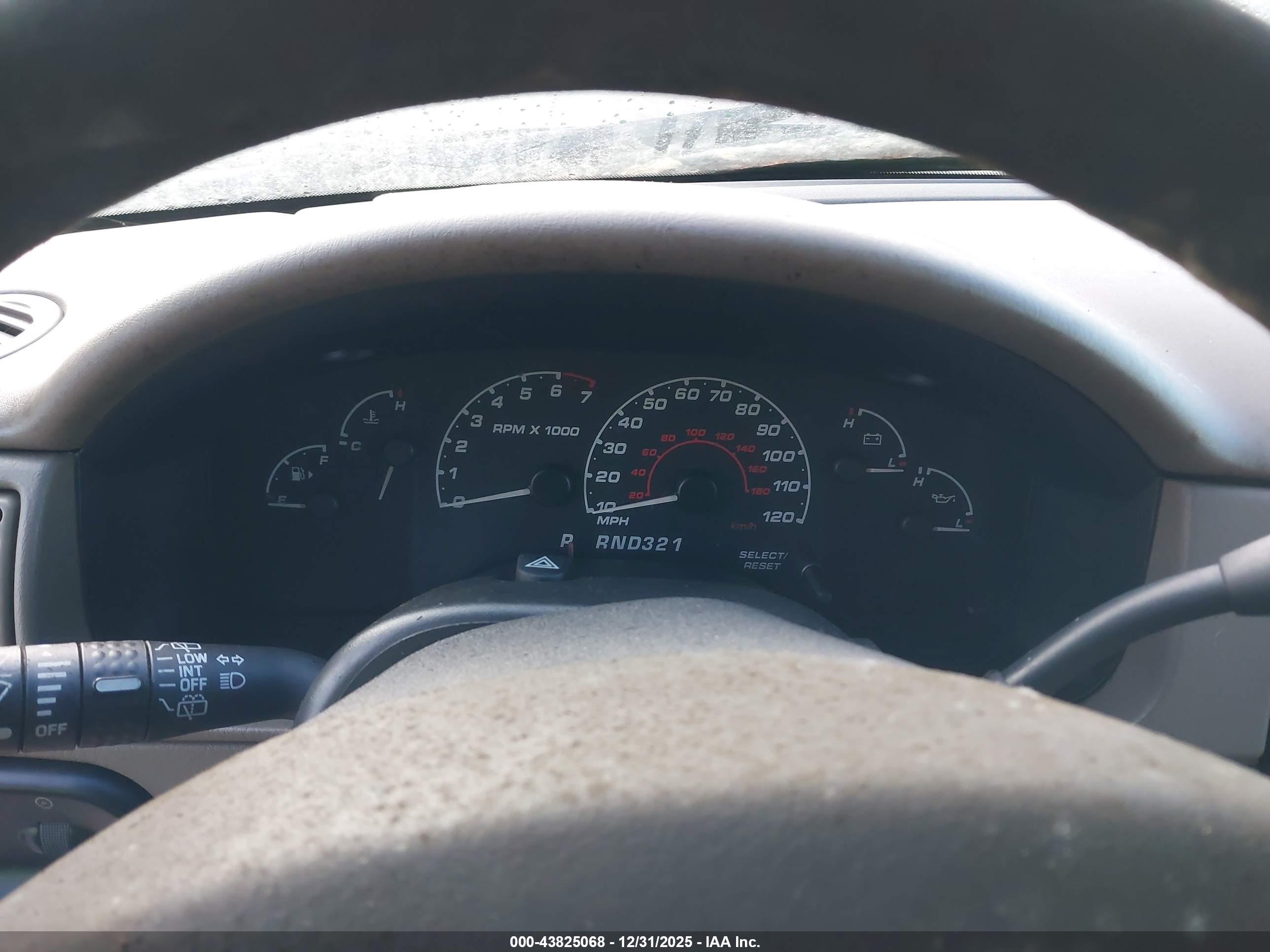 FORD EXPLORER image 7