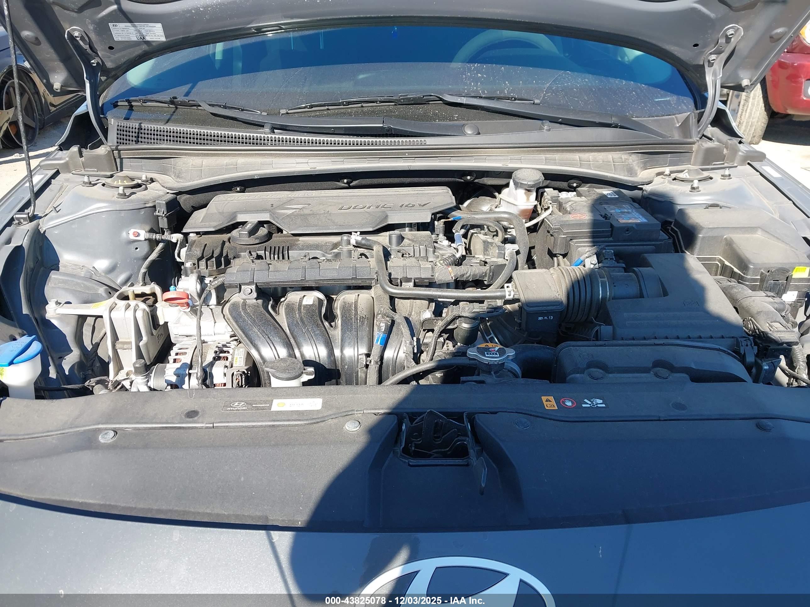 HYUNDAI ELANTRA image 10