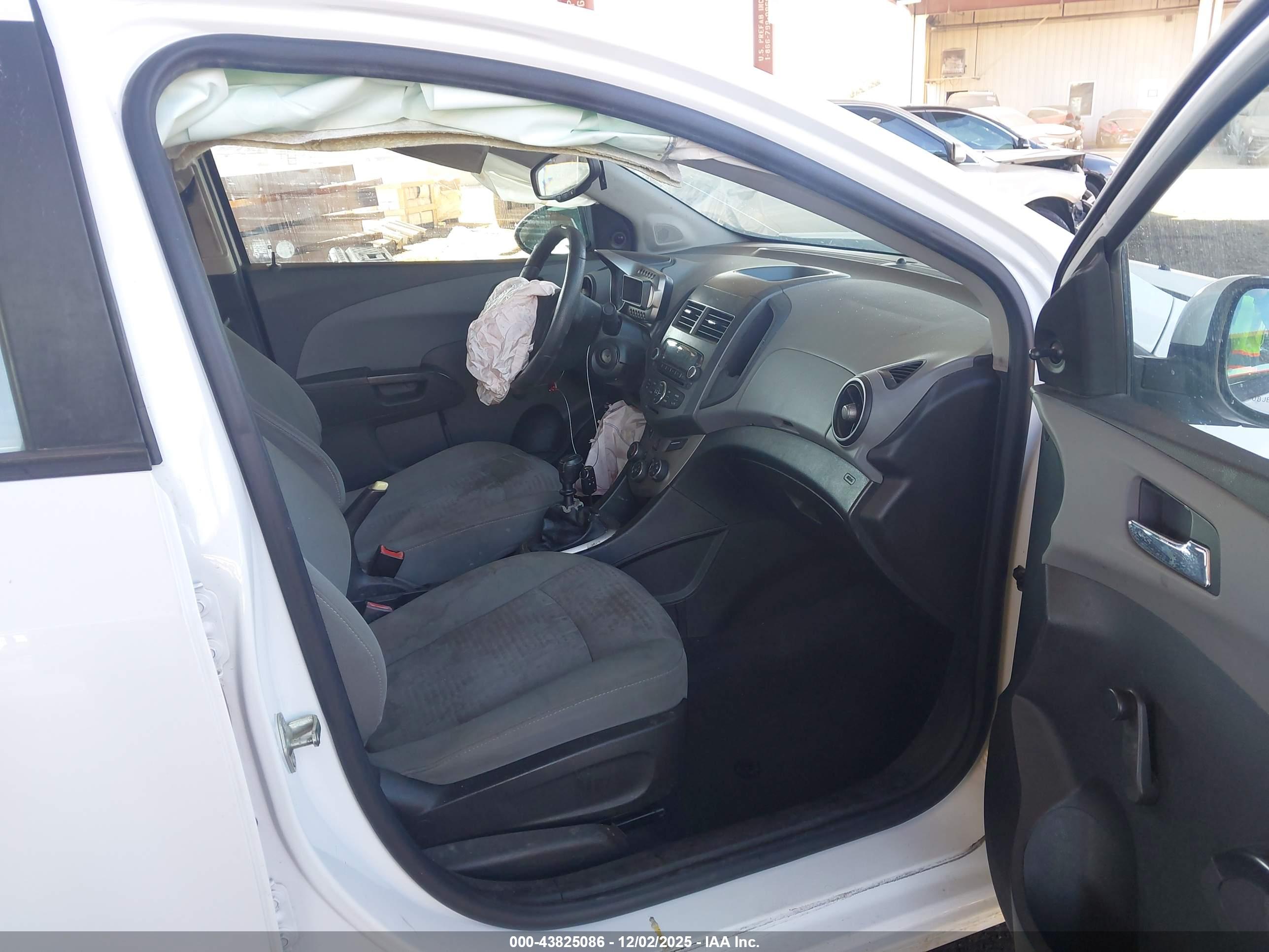 CHEVROLET SONIC image 5
