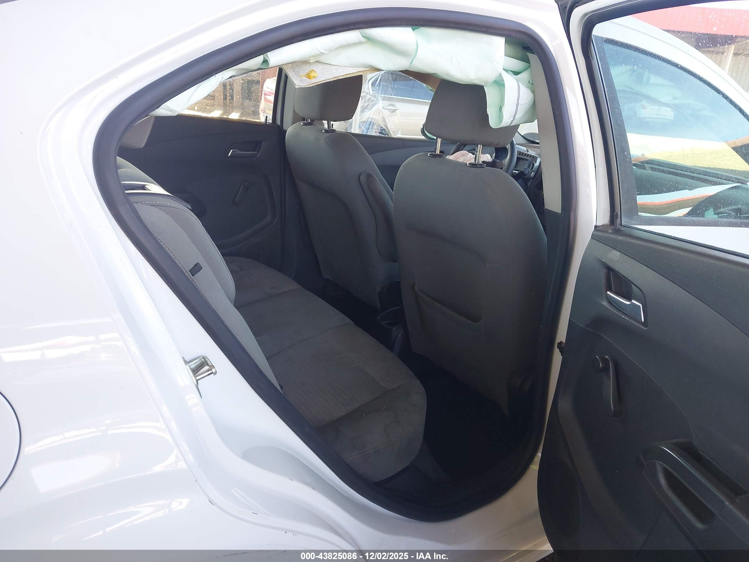 CHEVROLET SONIC image 8