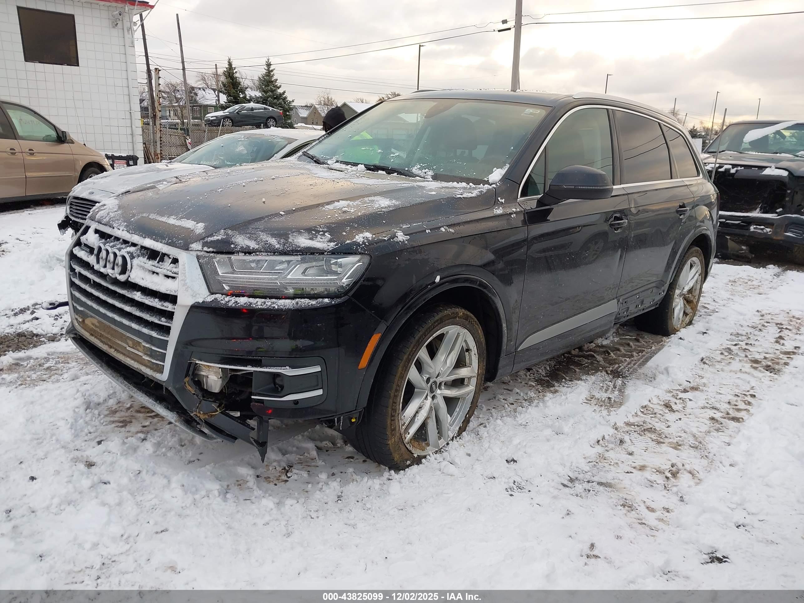 AUDI Q7 image 2