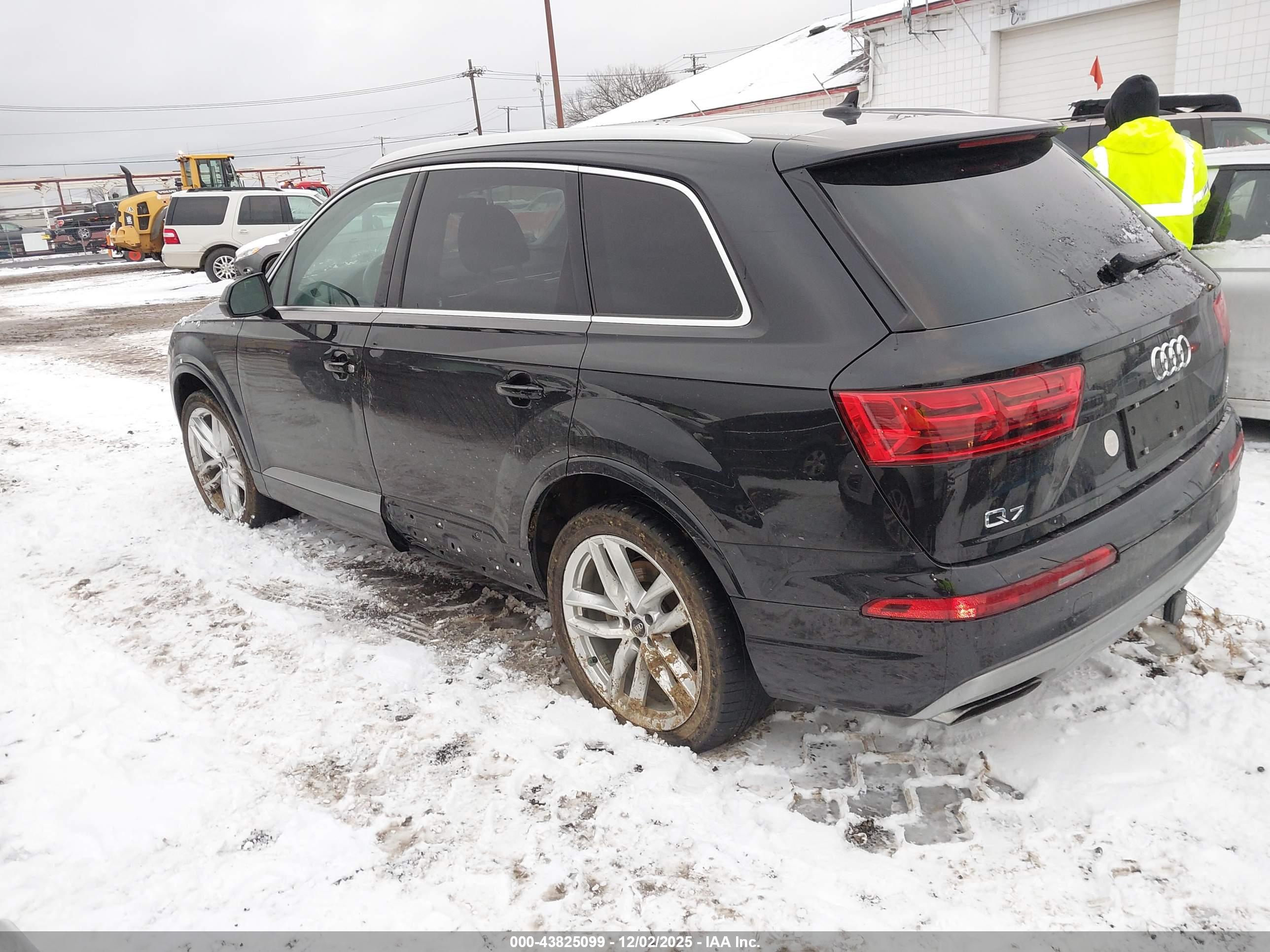 AUDI Q7 image 3