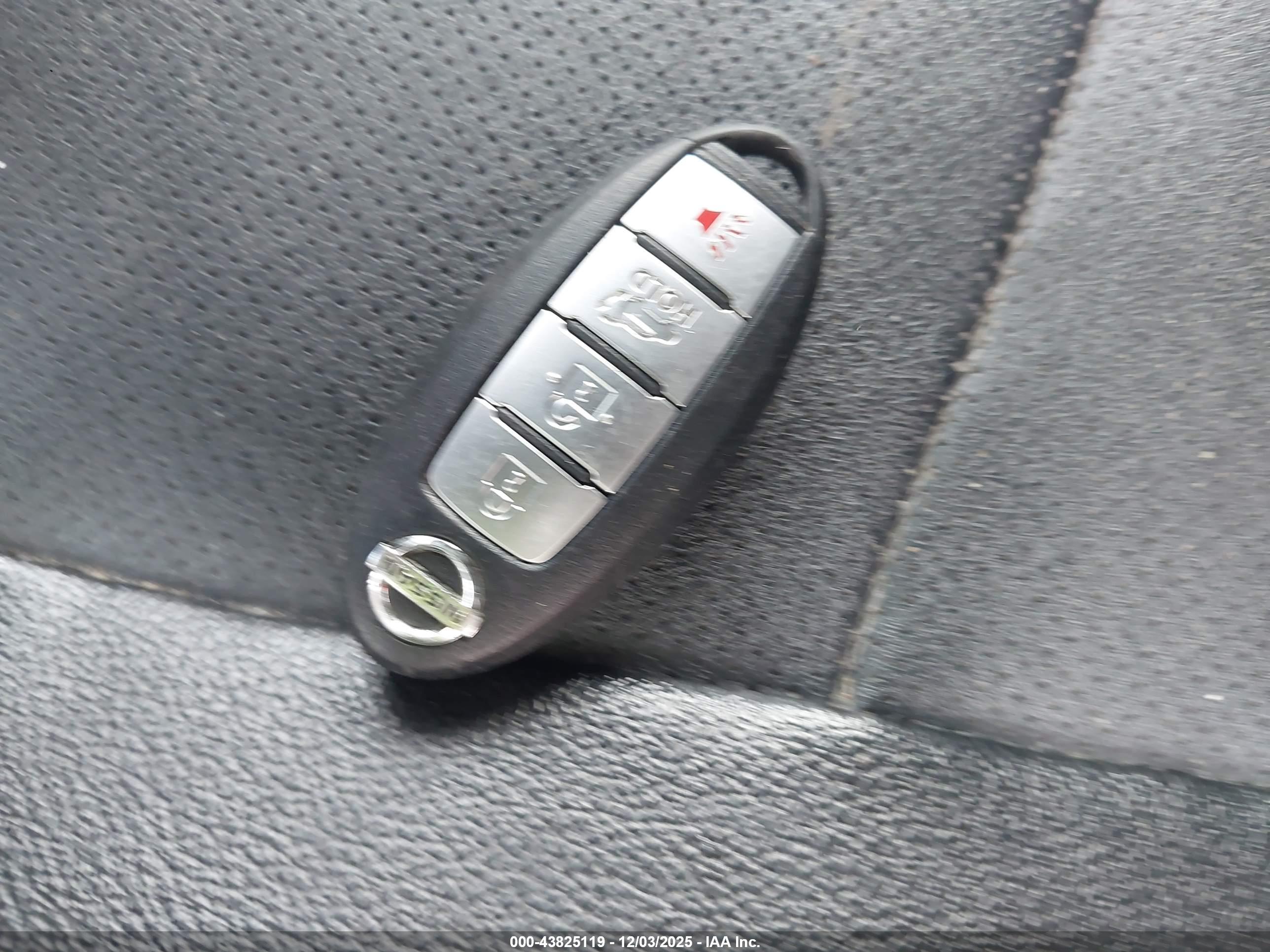 NISSAN ROGUE image 11
