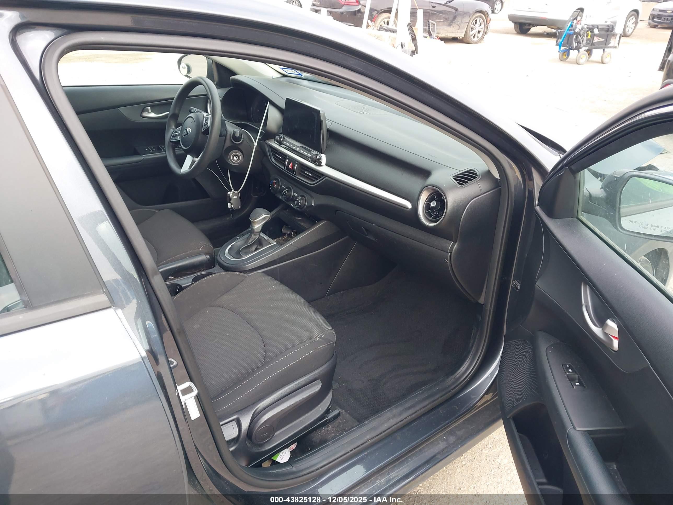 KIA FORTE image 5