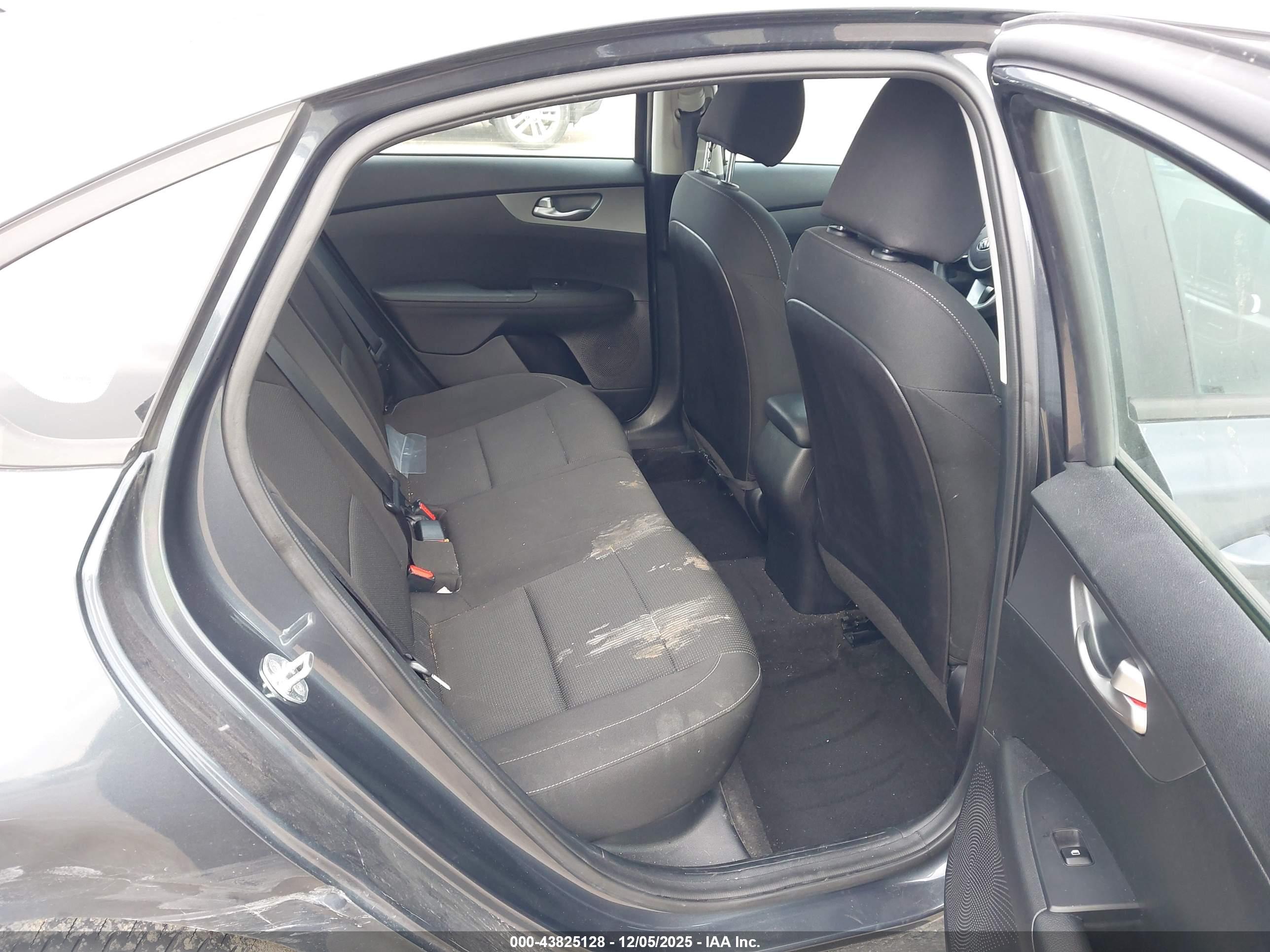 KIA FORTE image 8