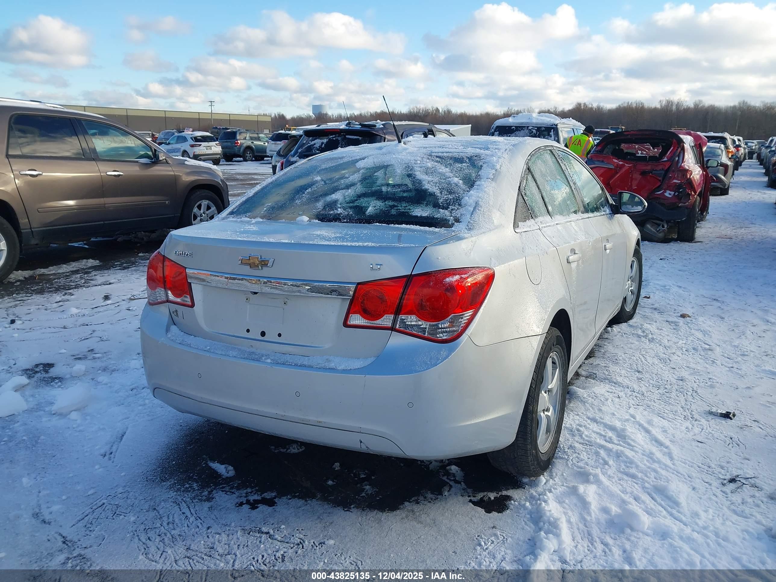 CHEVROLET CRUZE image 4