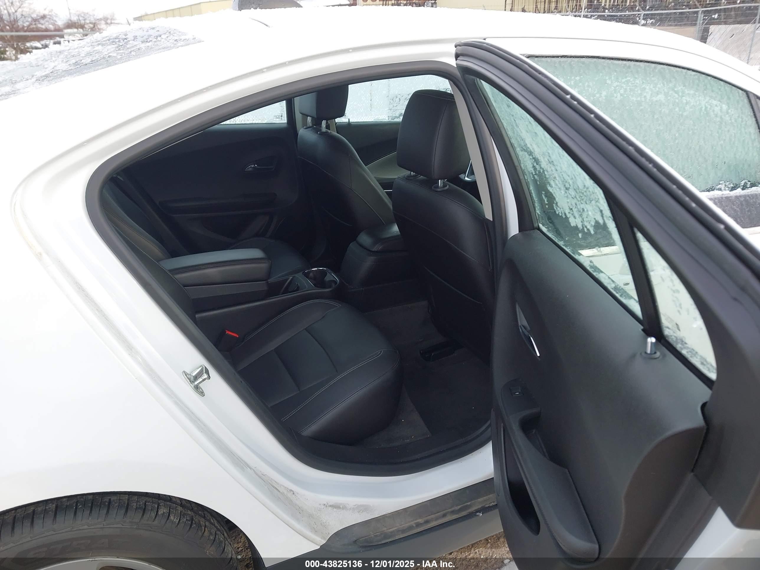 CHEVROLET VOLT image 8