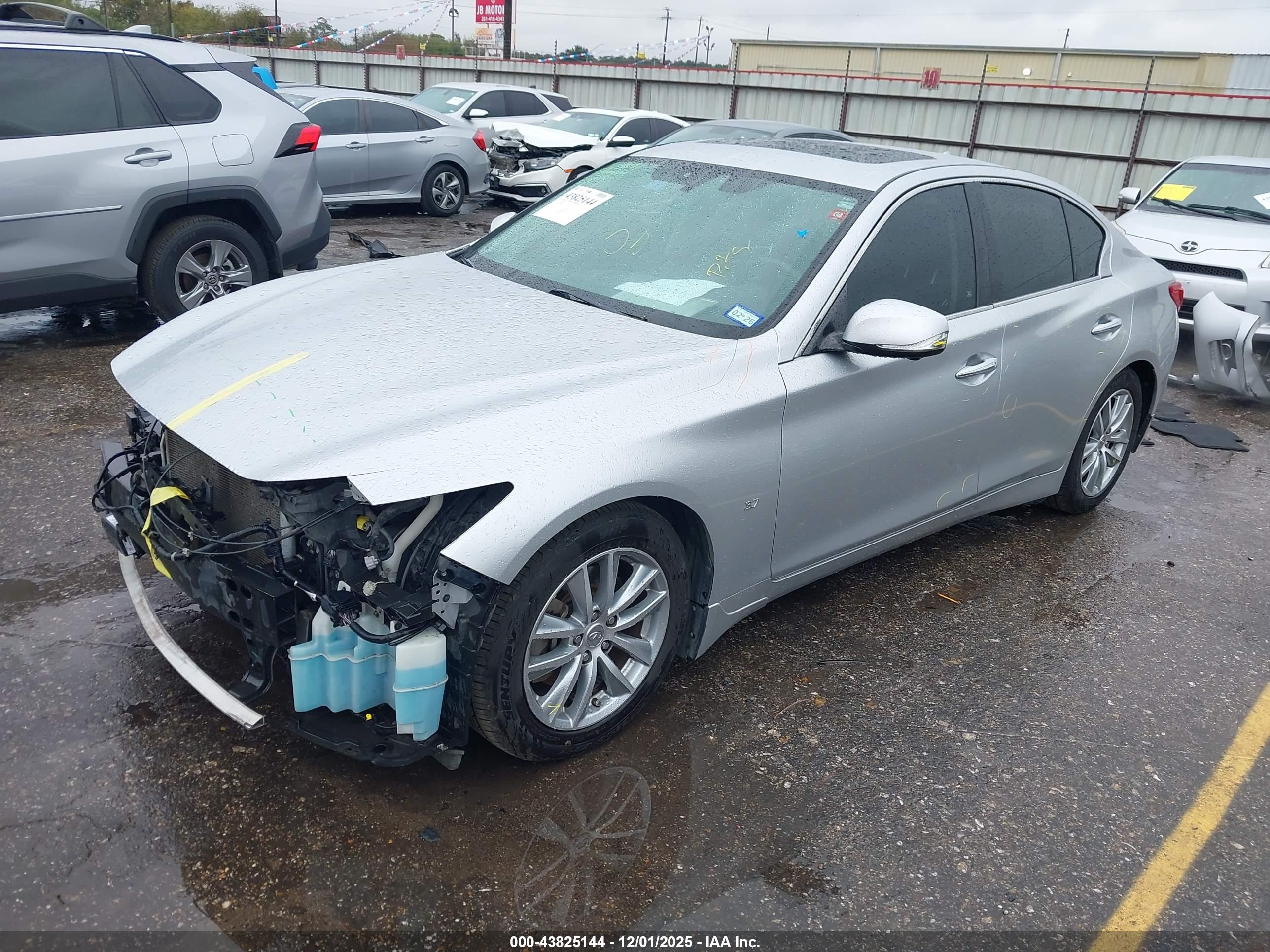 INFINITI Q50 image 2