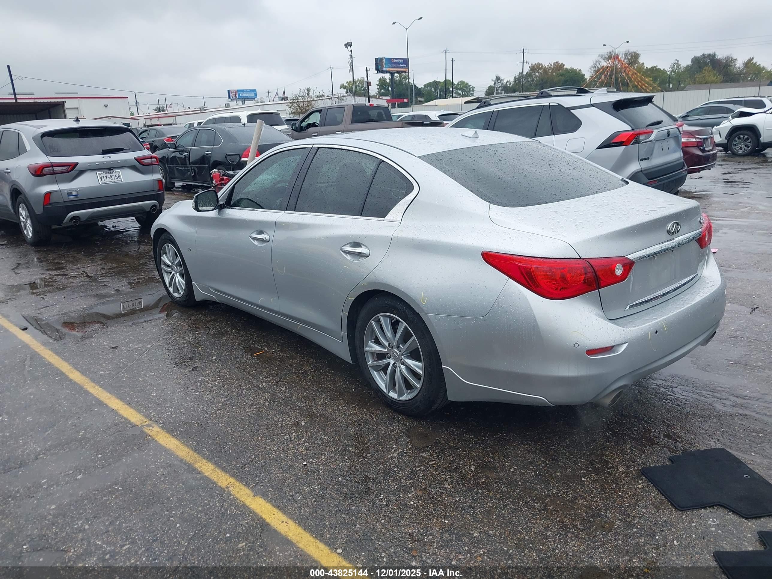 INFINITI Q50 image 3