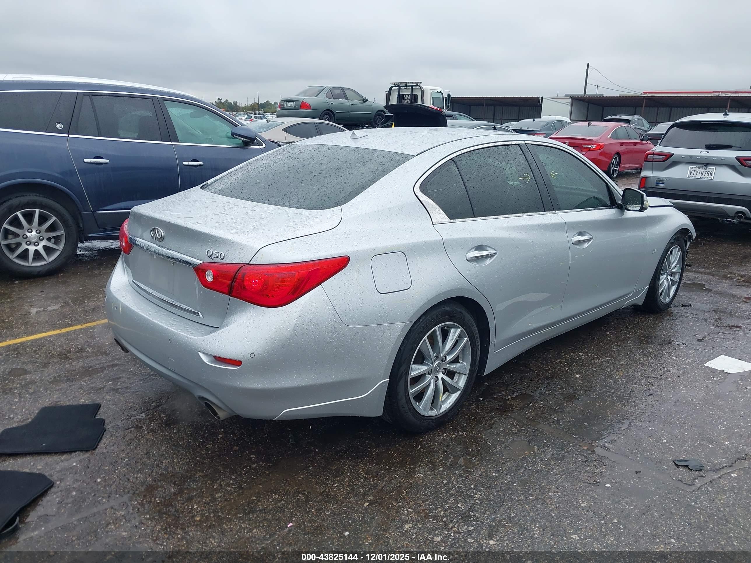 INFINITI Q50 image 4