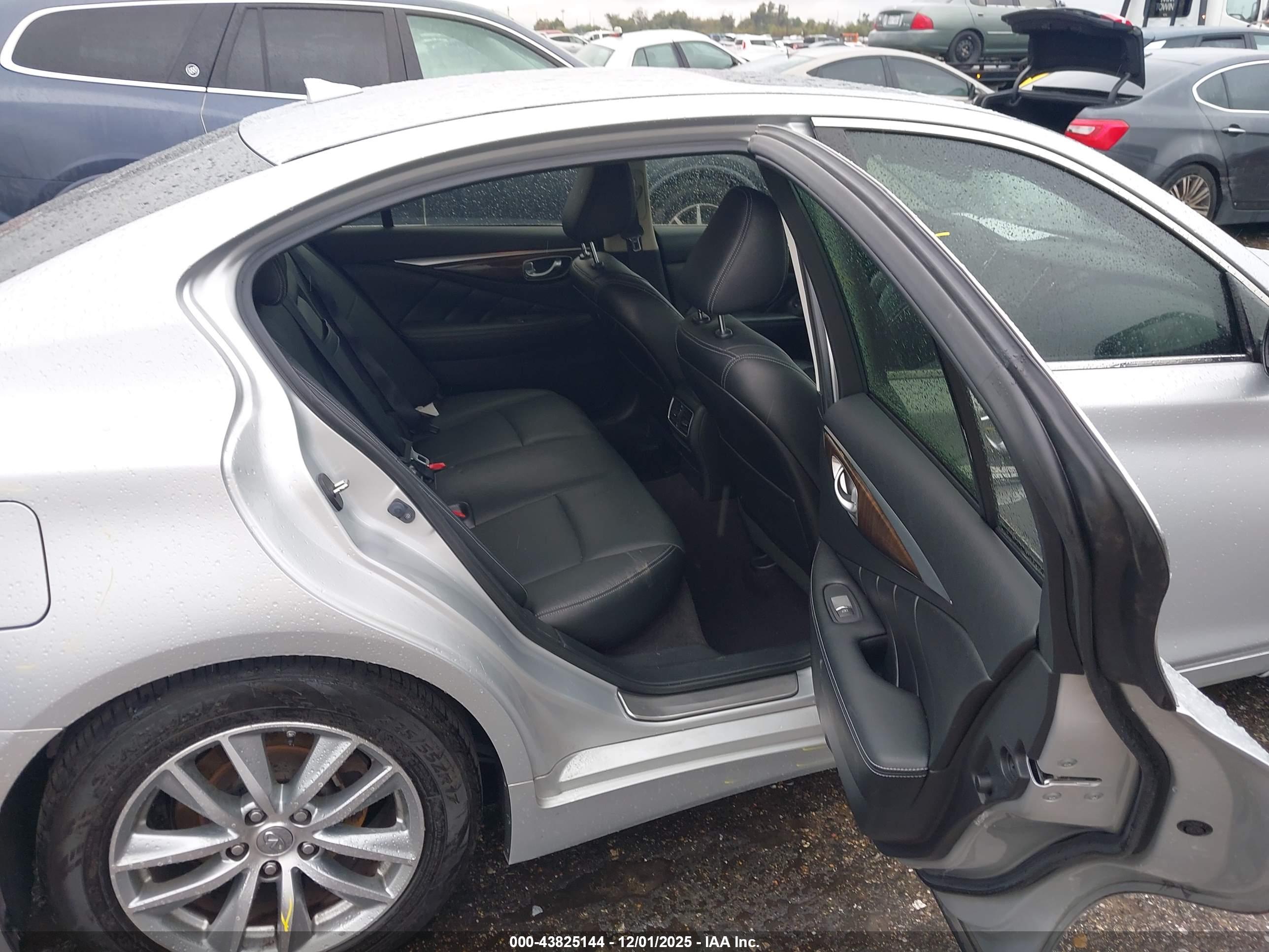 INFINITI Q50 image 8