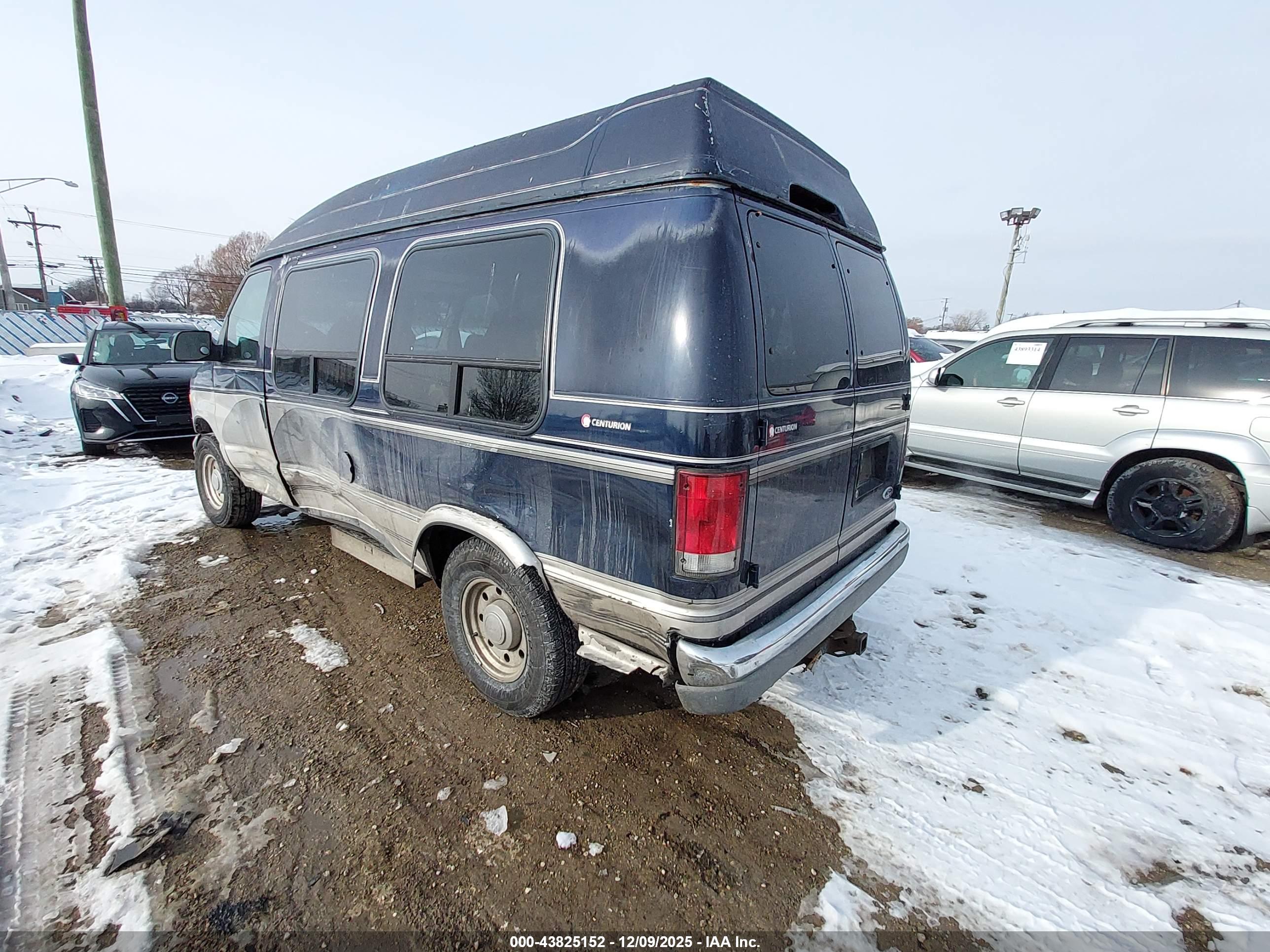 FORD E-250 image 3