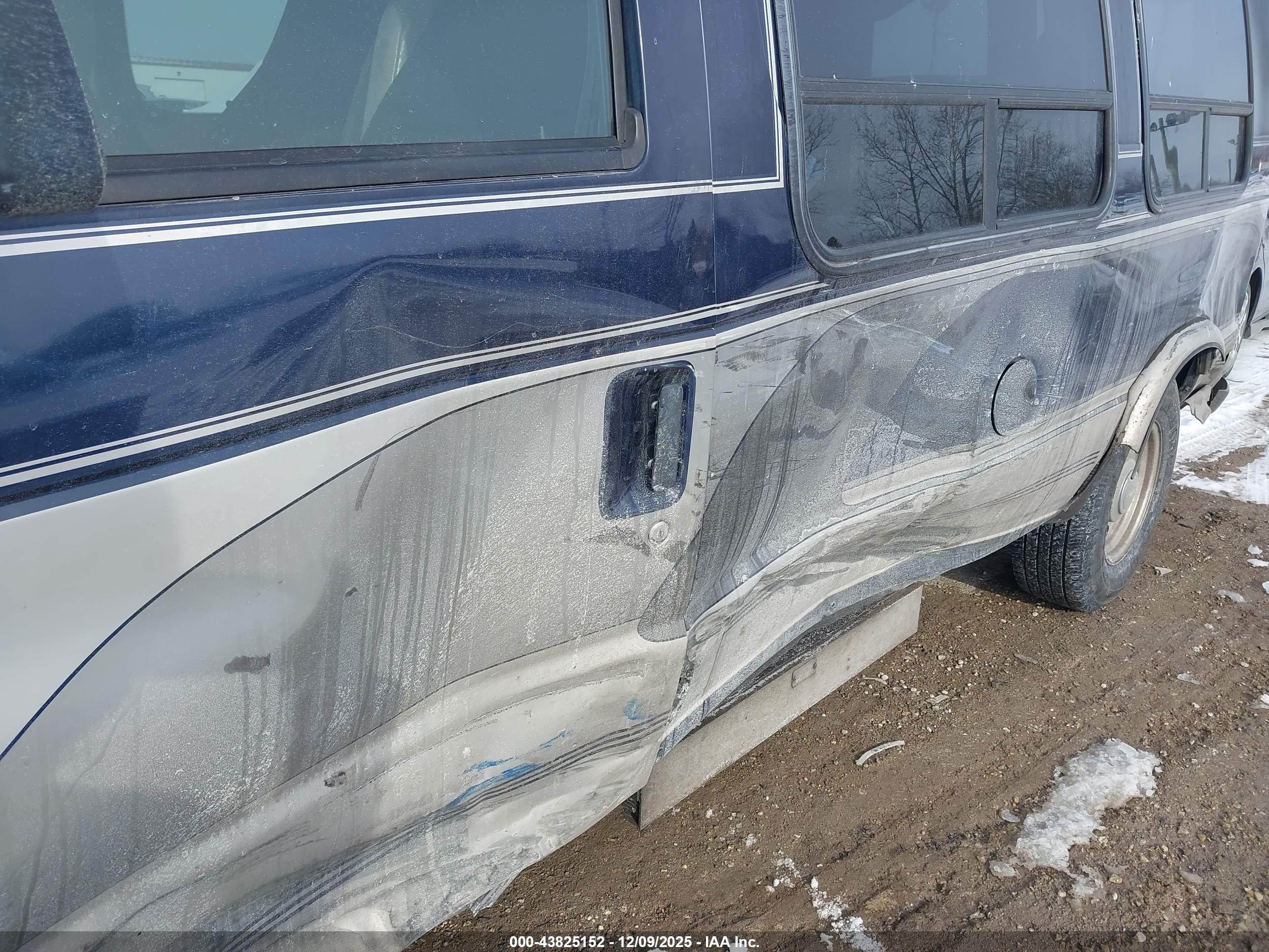 FORD E-250 image 6