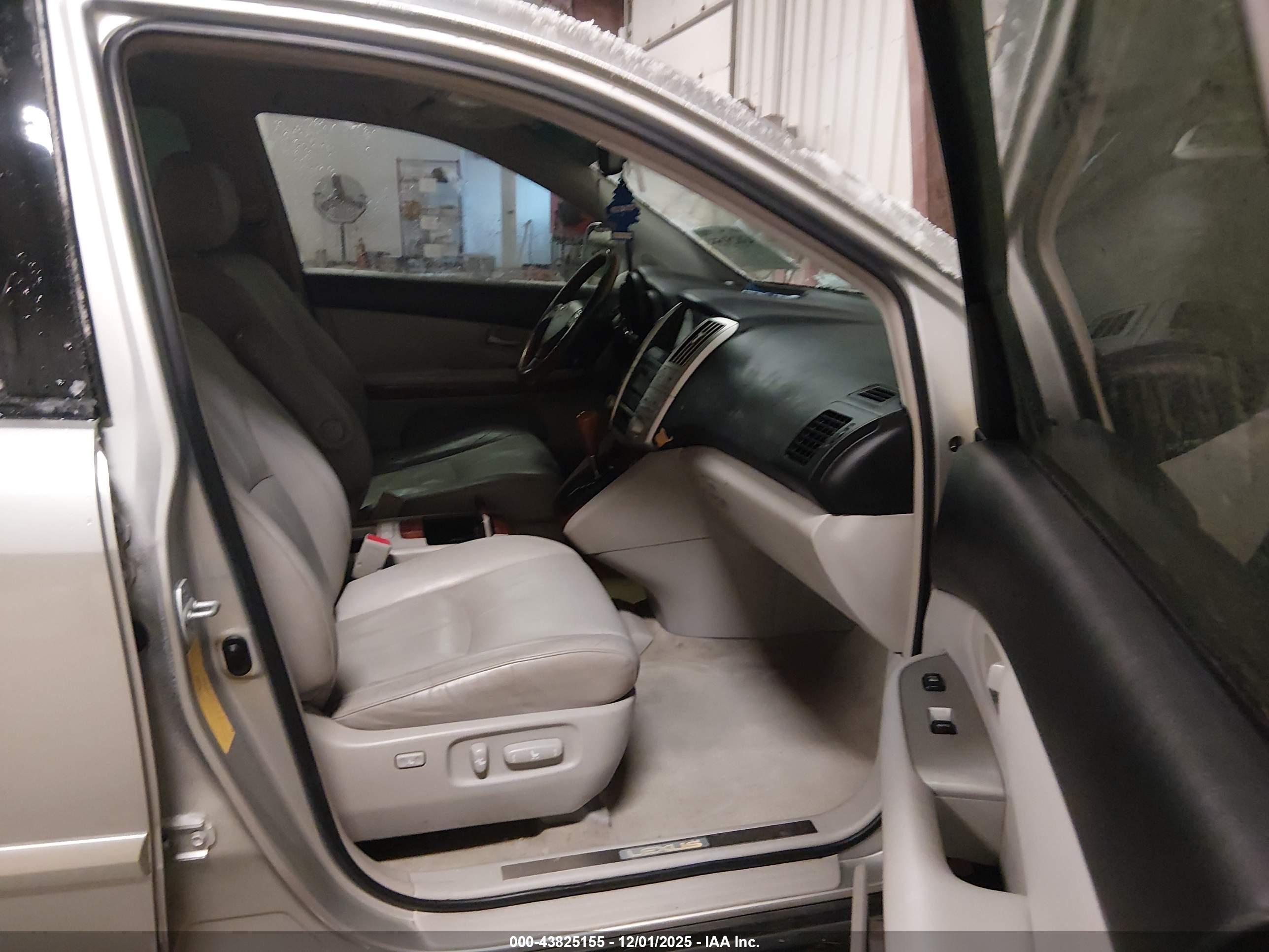 LEXUS RX image 5