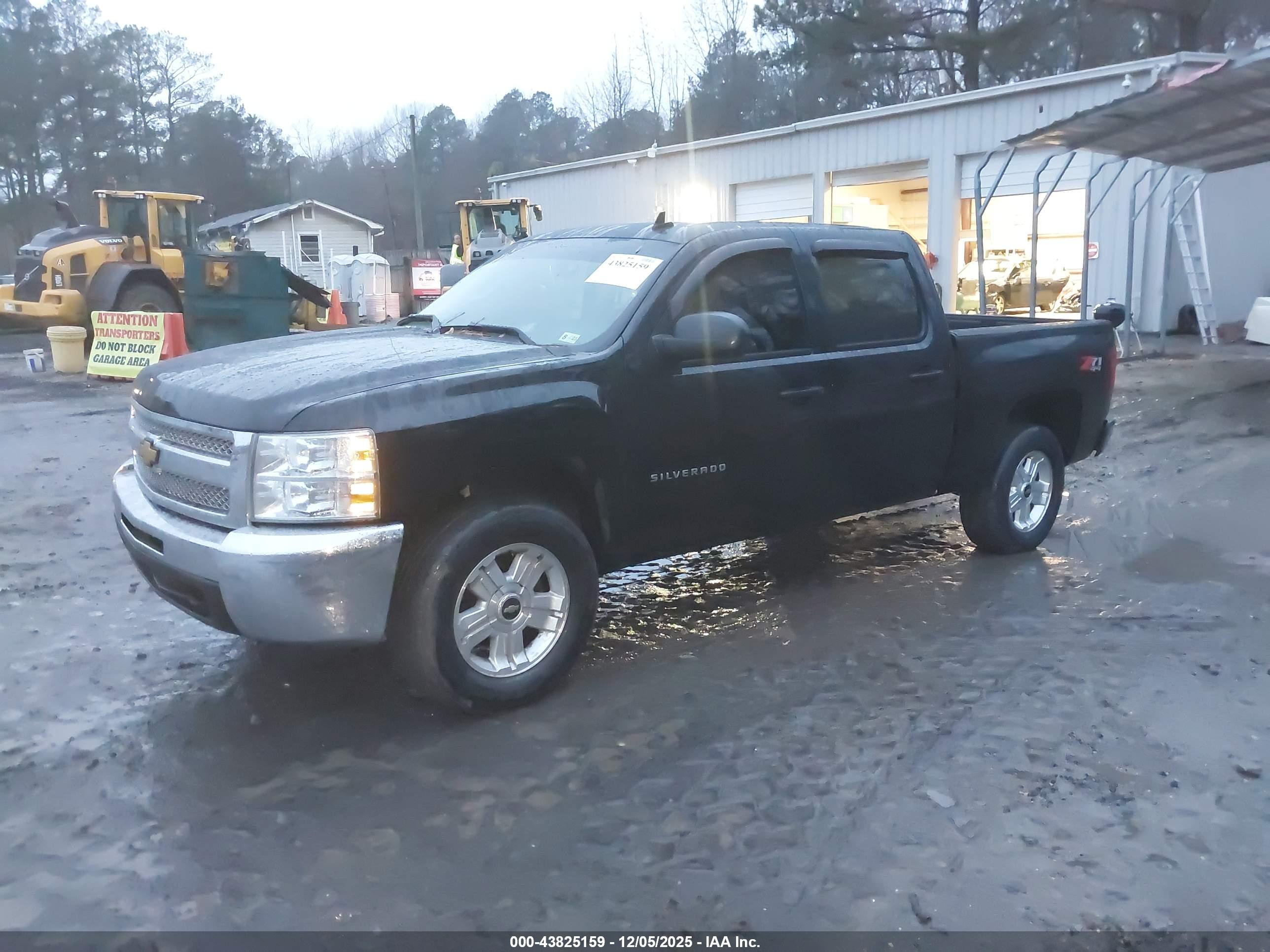 CHEVROLET SILVERADO image 2