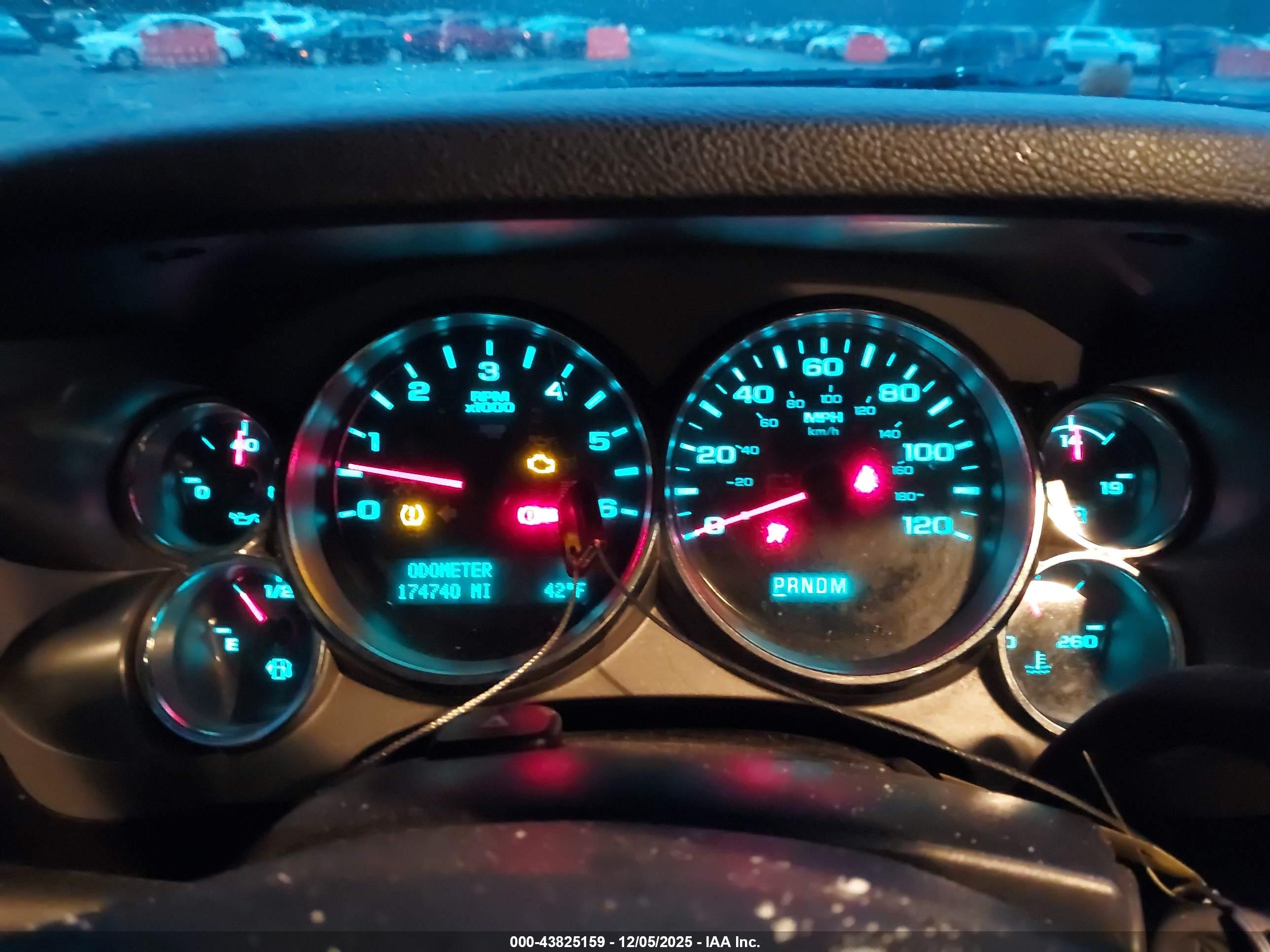 CHEVROLET SILVERADO image 7