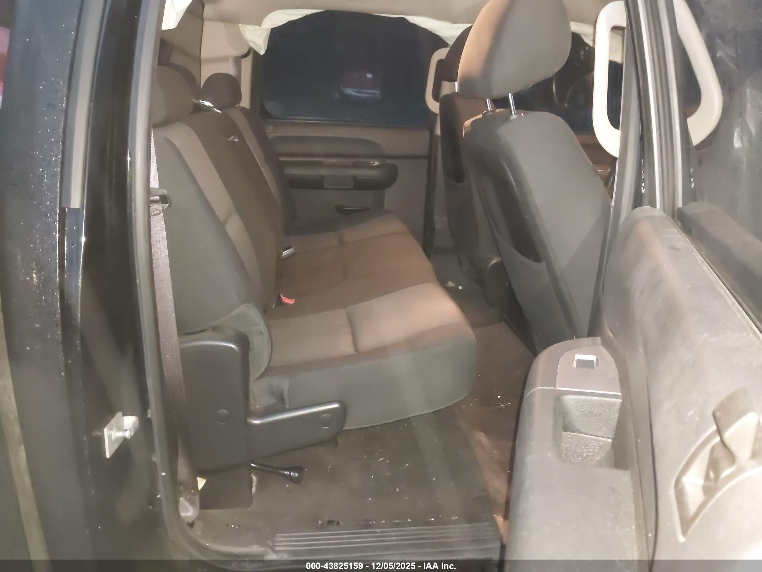 CHEVROLET SILVERADO image 8