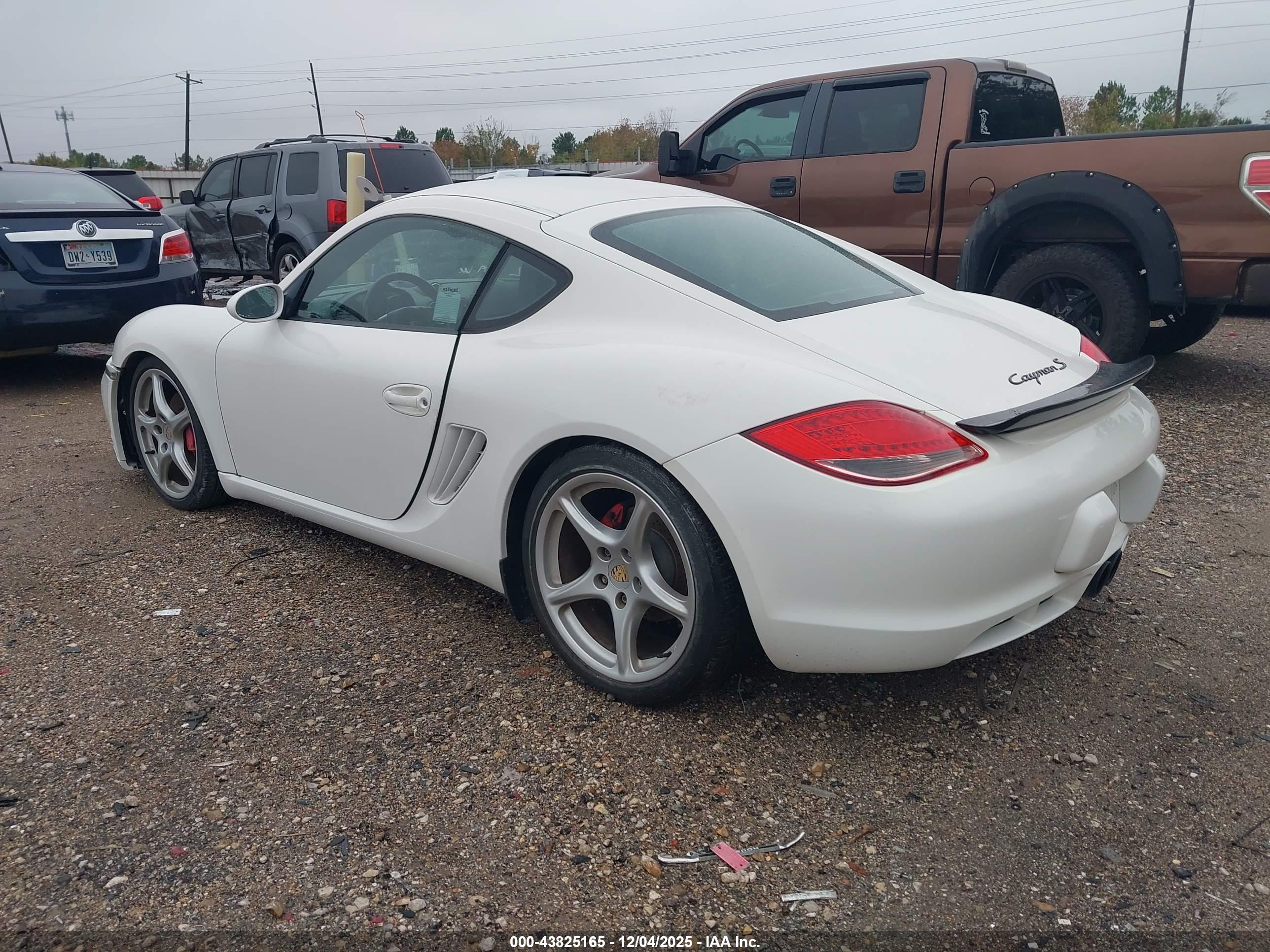 PORSCHE CAYMAN image 3