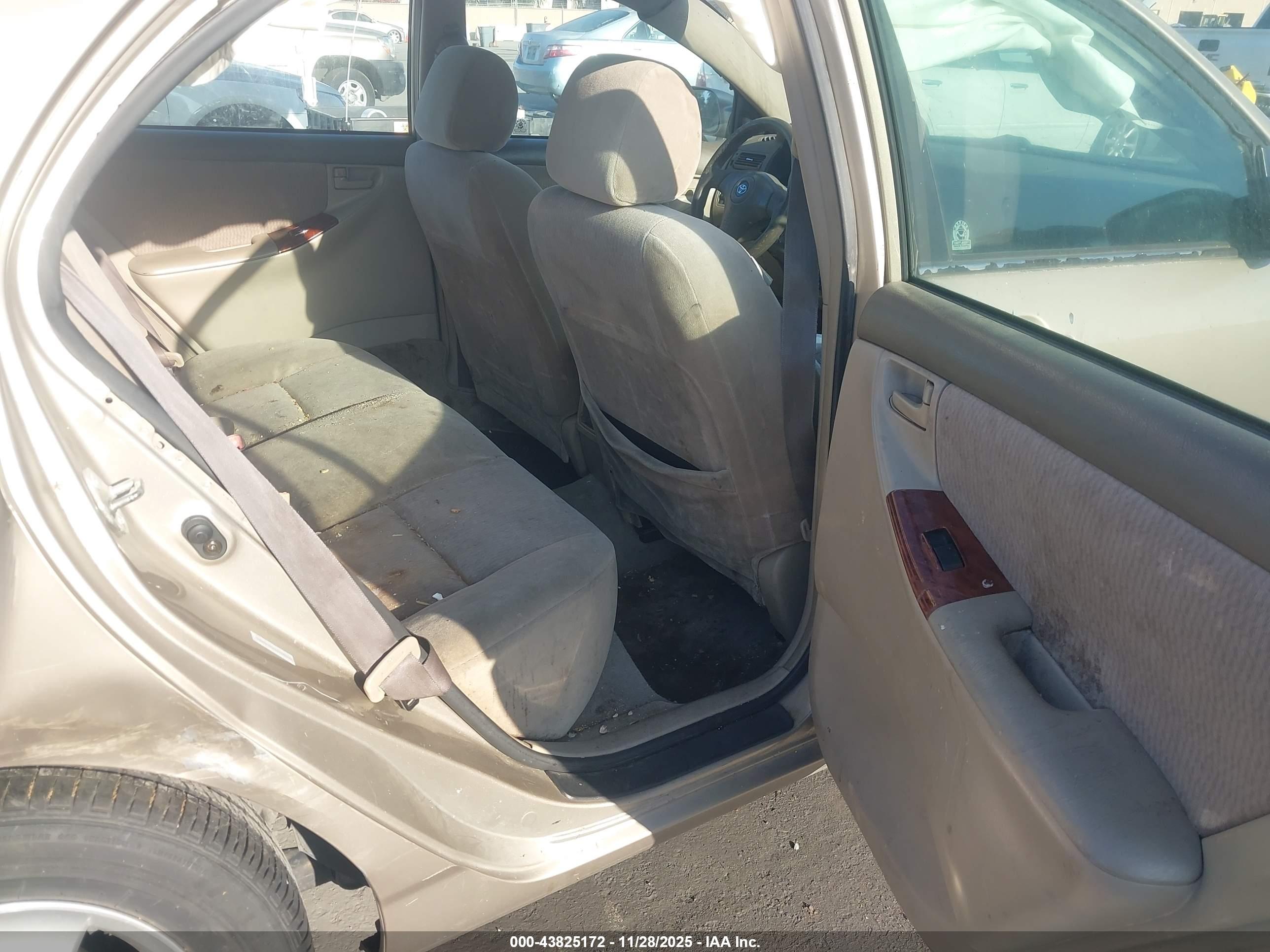 TOYOTA COROLLA image 8